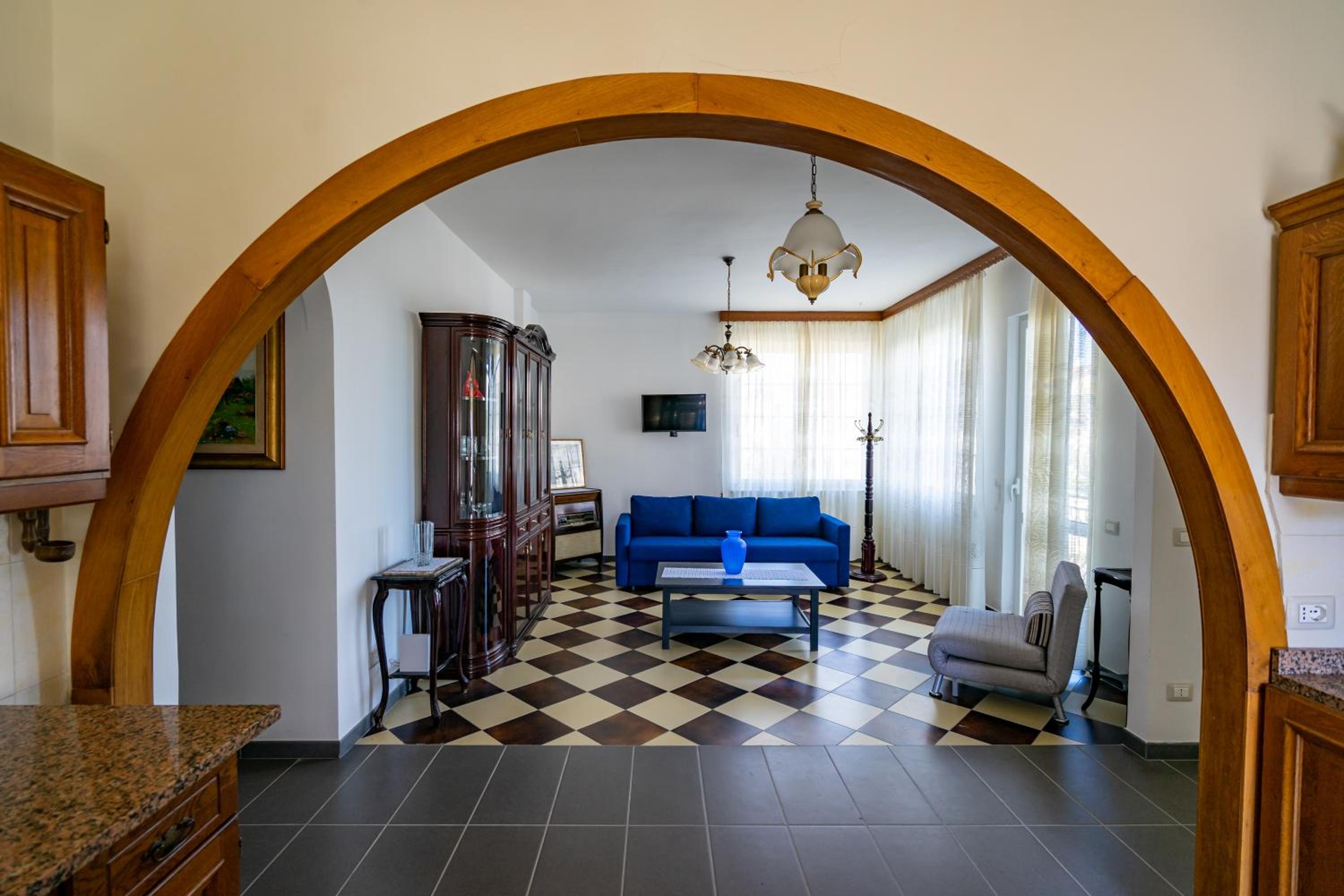 One-Bedroom Apartment