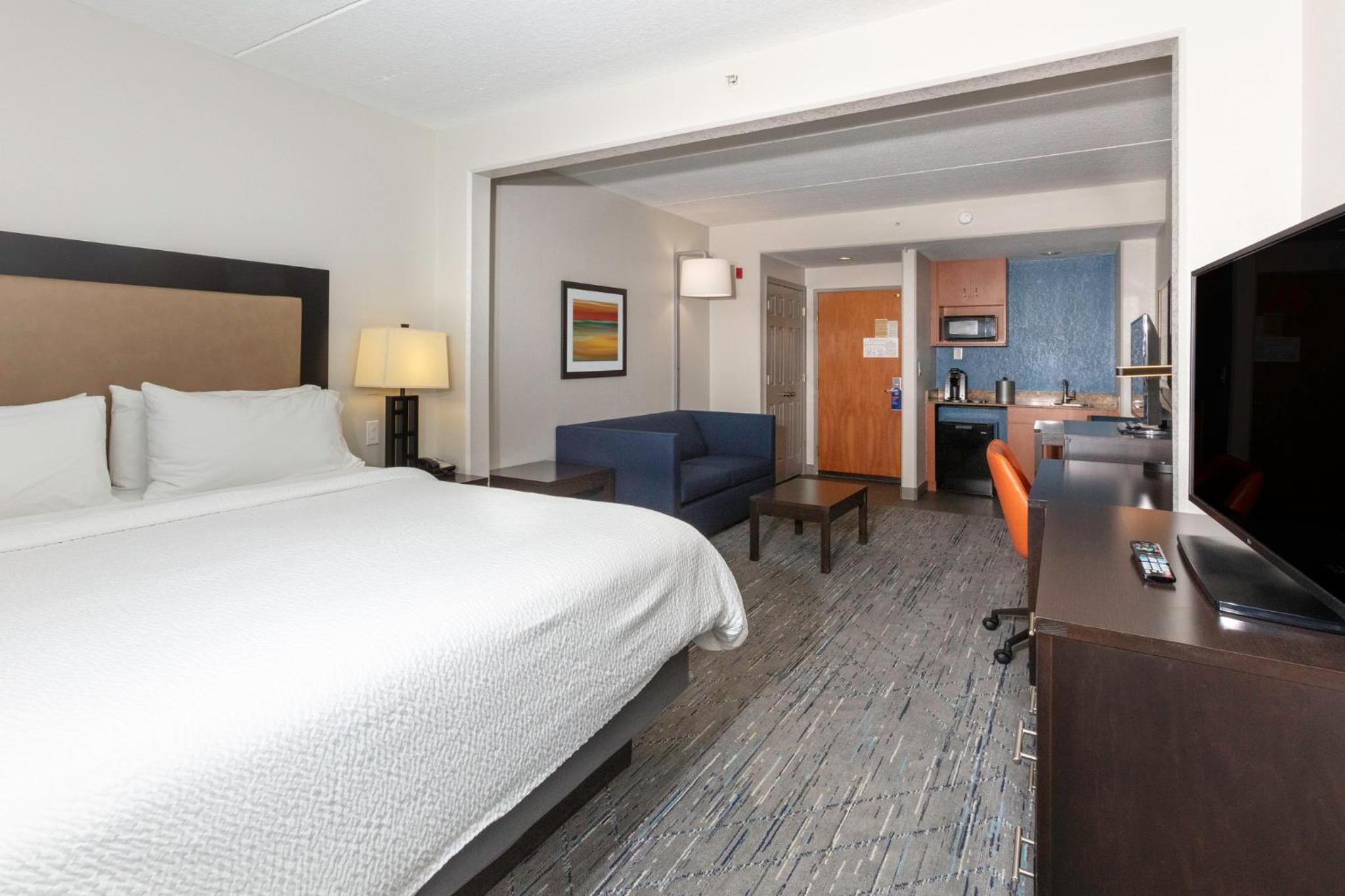 King Suite with Sofa Bed - Photo 3
