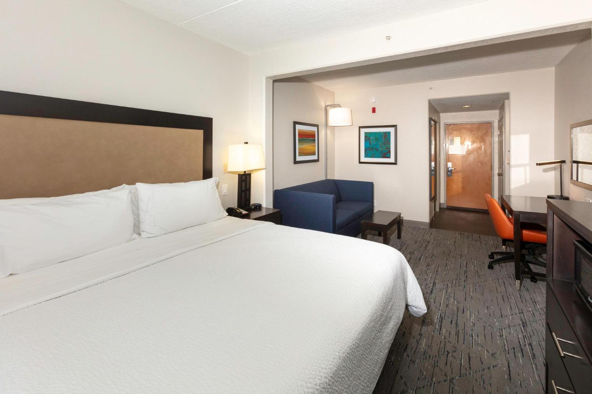 Standard King Room - Photo 2