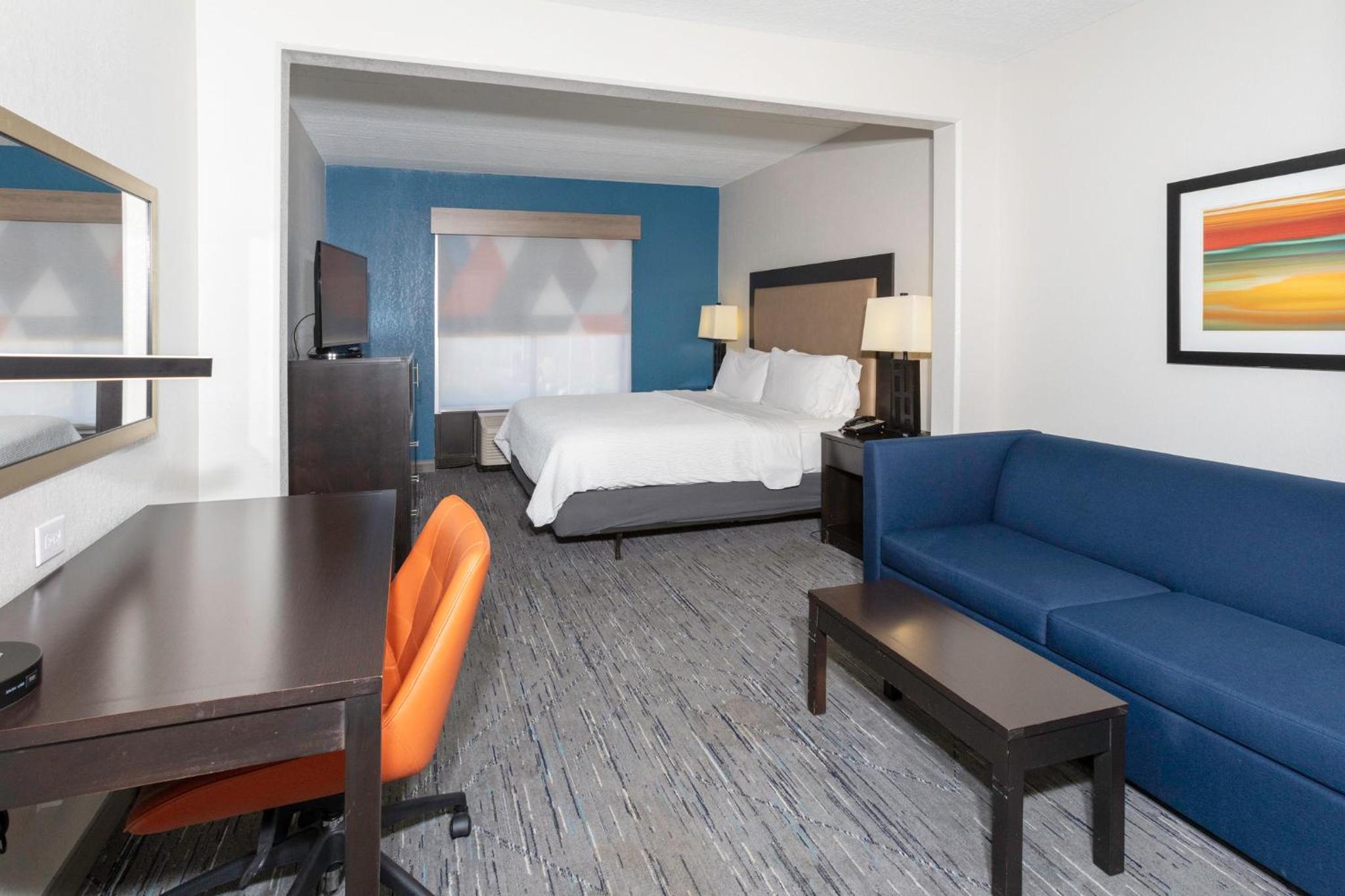 Standard King Room - Photo 3