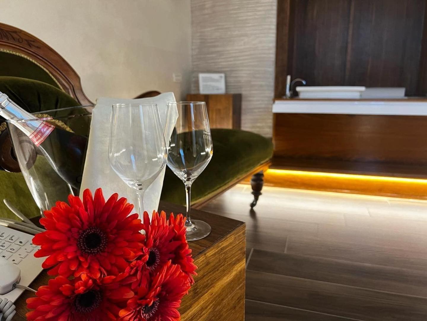 King Suite with Spa Bath photo 1