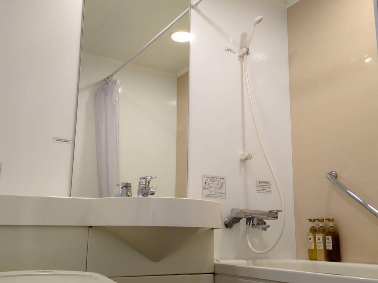 Single Room with Additional Amenities - Smoking photo 3