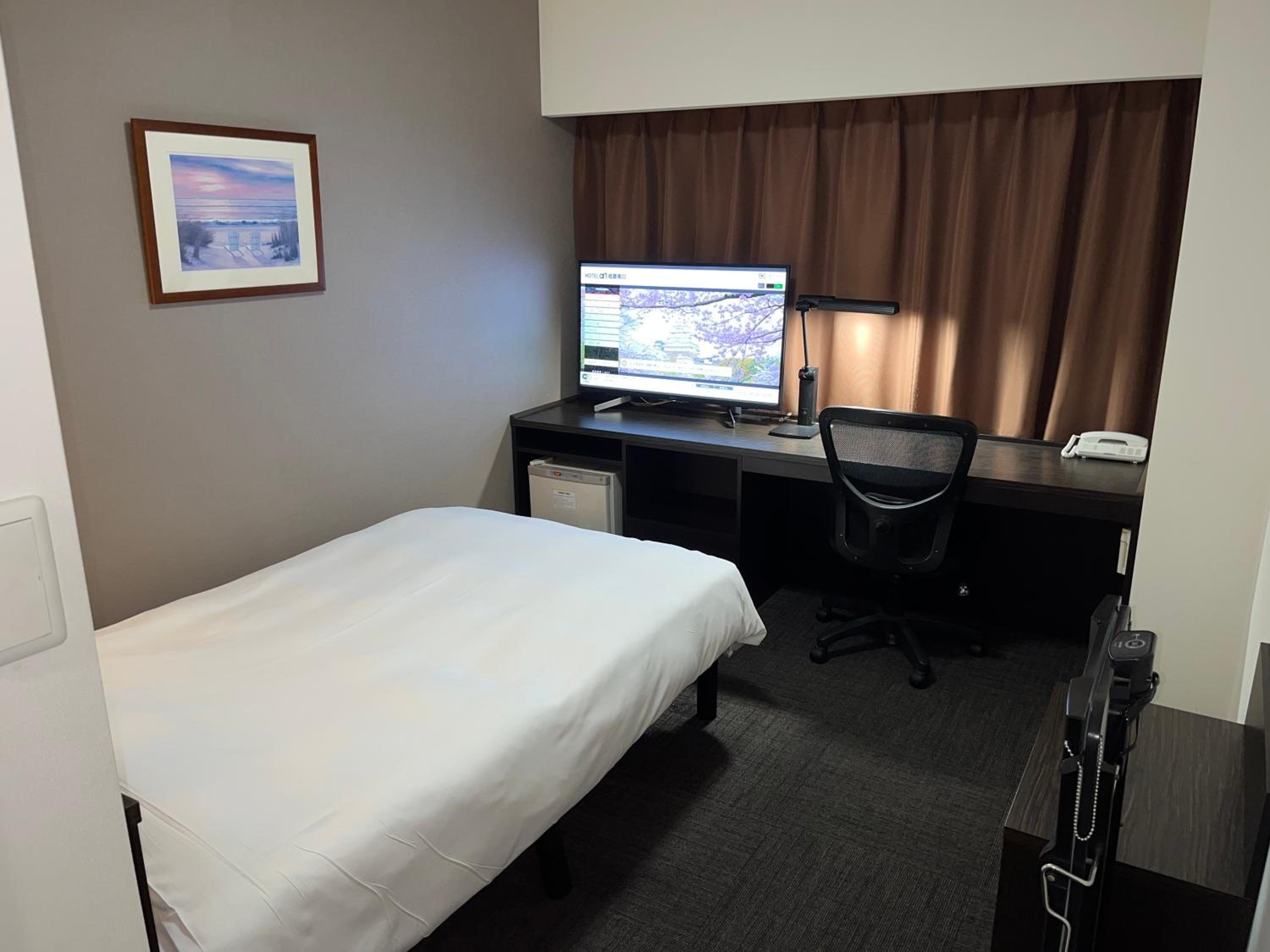 Single Room with Additional Amenities - Non-Smoking photo 1