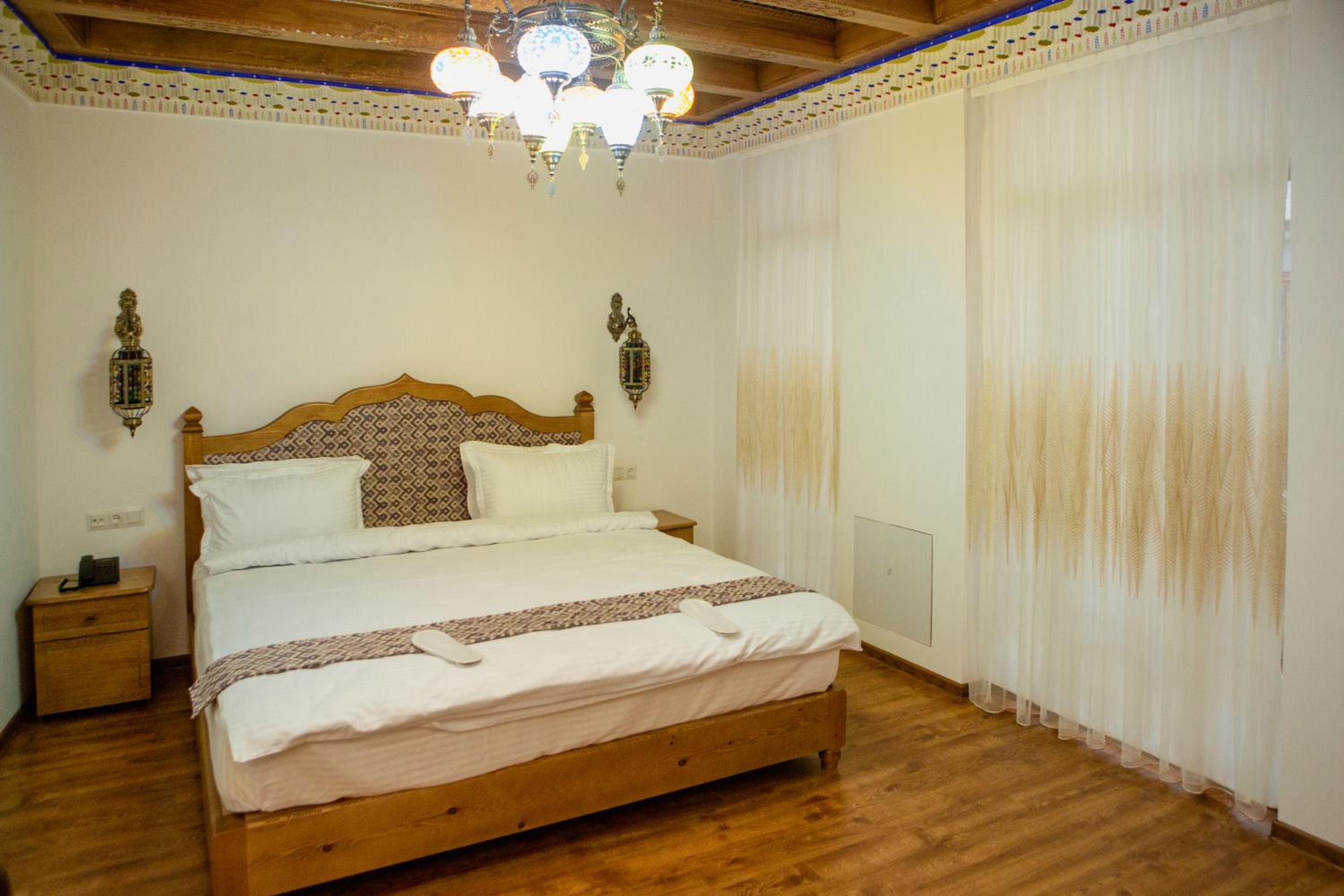 Large Double Room photo 1