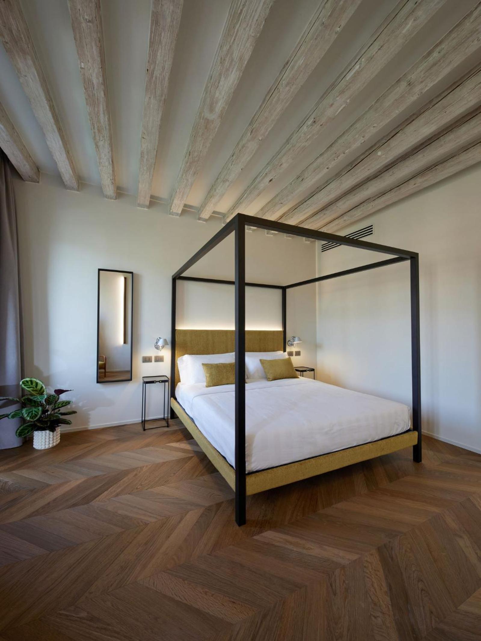Apartment with Terrace photo 3
