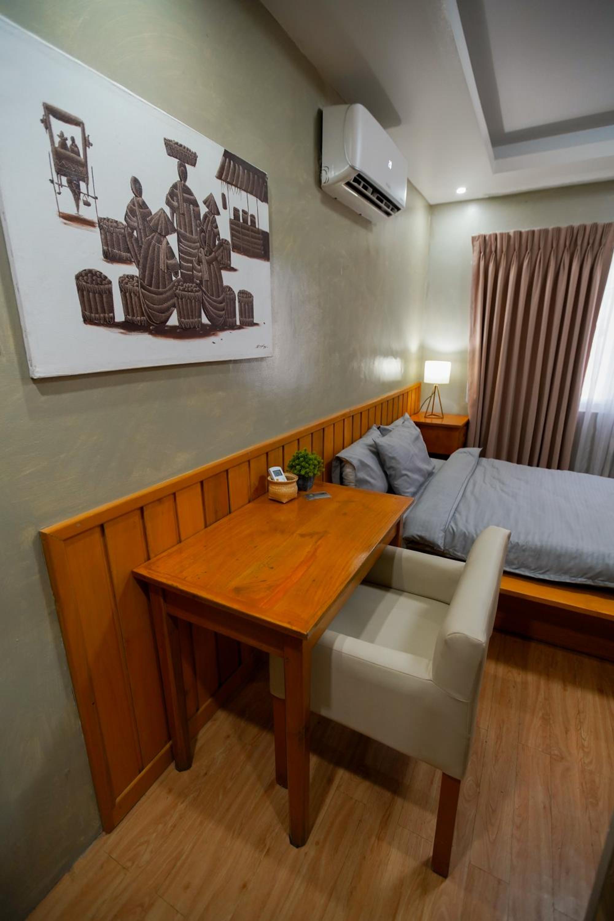 Deluxe Double Room (2 Adults + 1 Child) - Photo 13