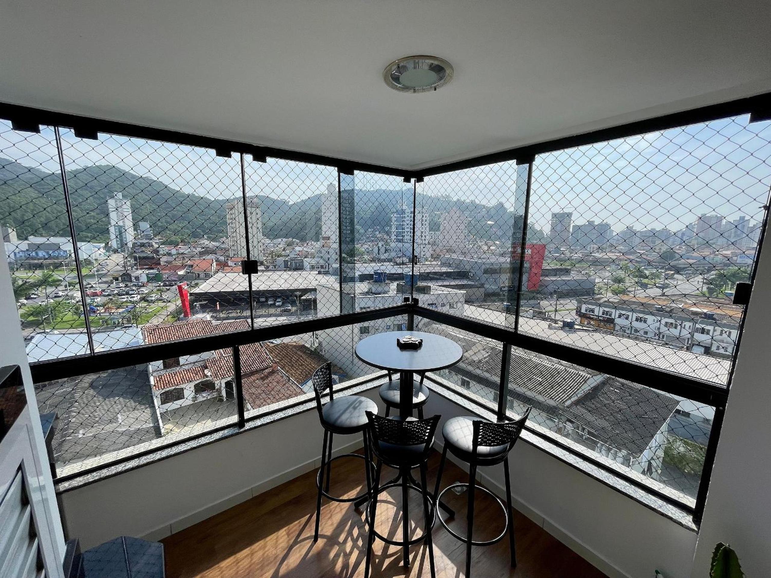 Apartment with Balcony photo 3