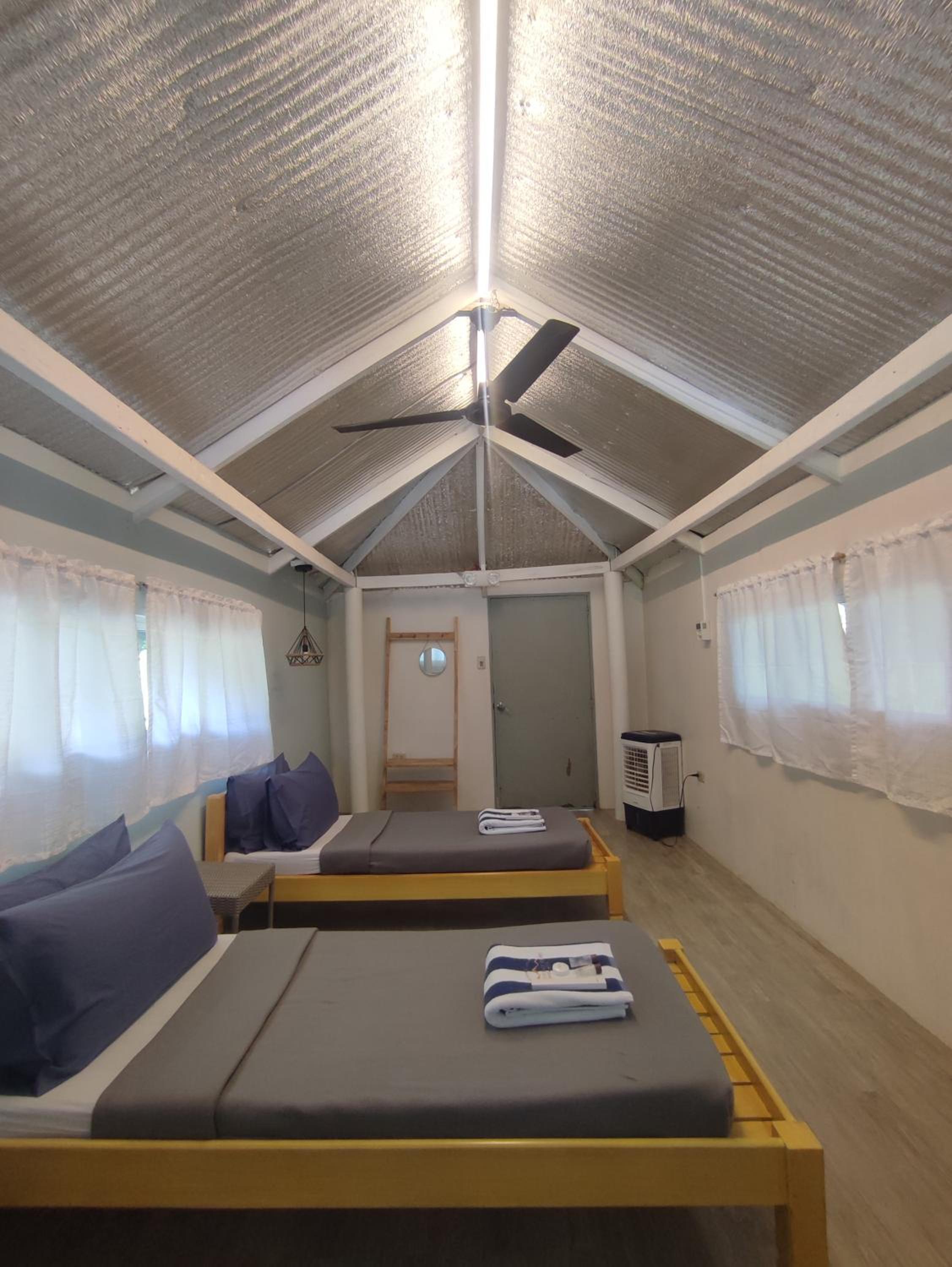 Quadruple Room with Lake View photo 1