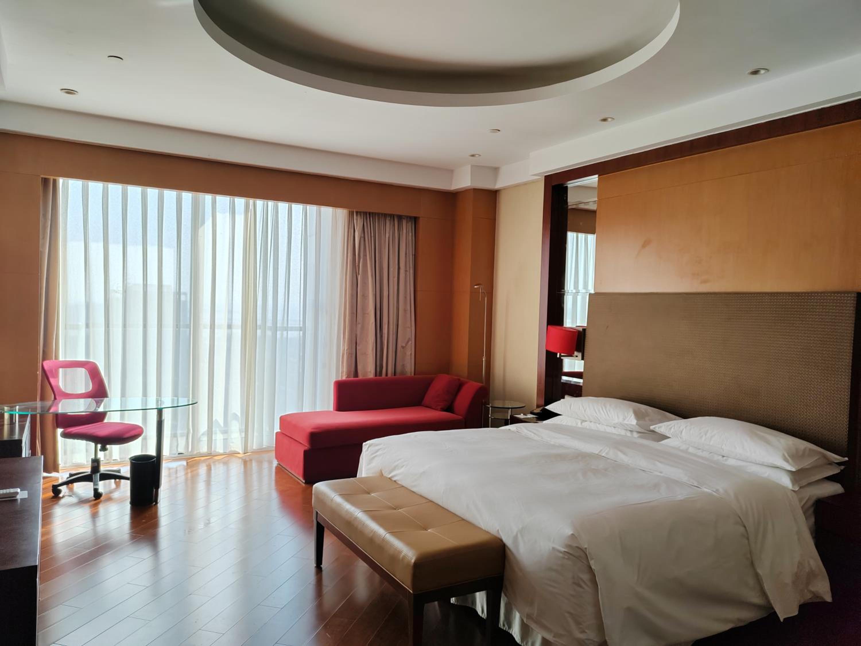 Deluxe SeaView Suite, Suite