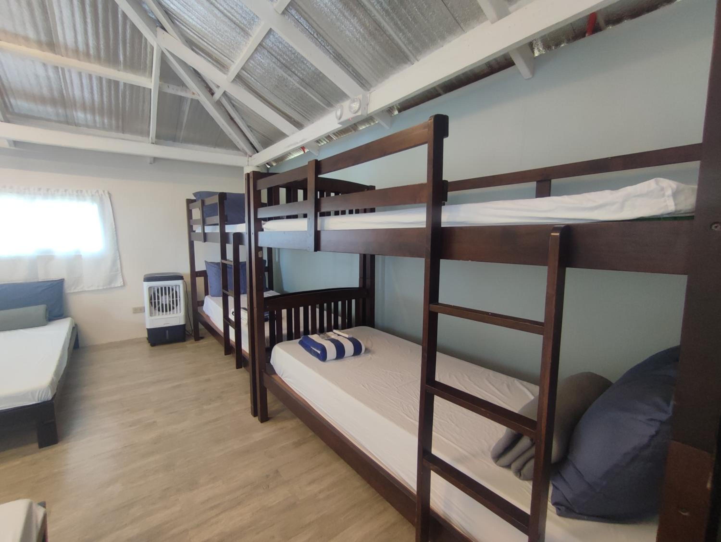 6-Bed Mixed Dormitory Room photo 1