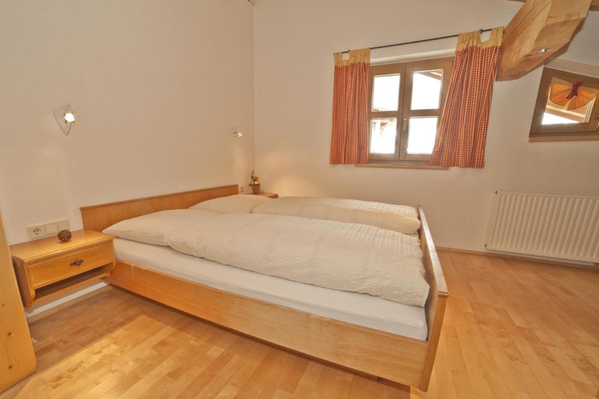 Classic Two-Bedroom Apartment photo 3
