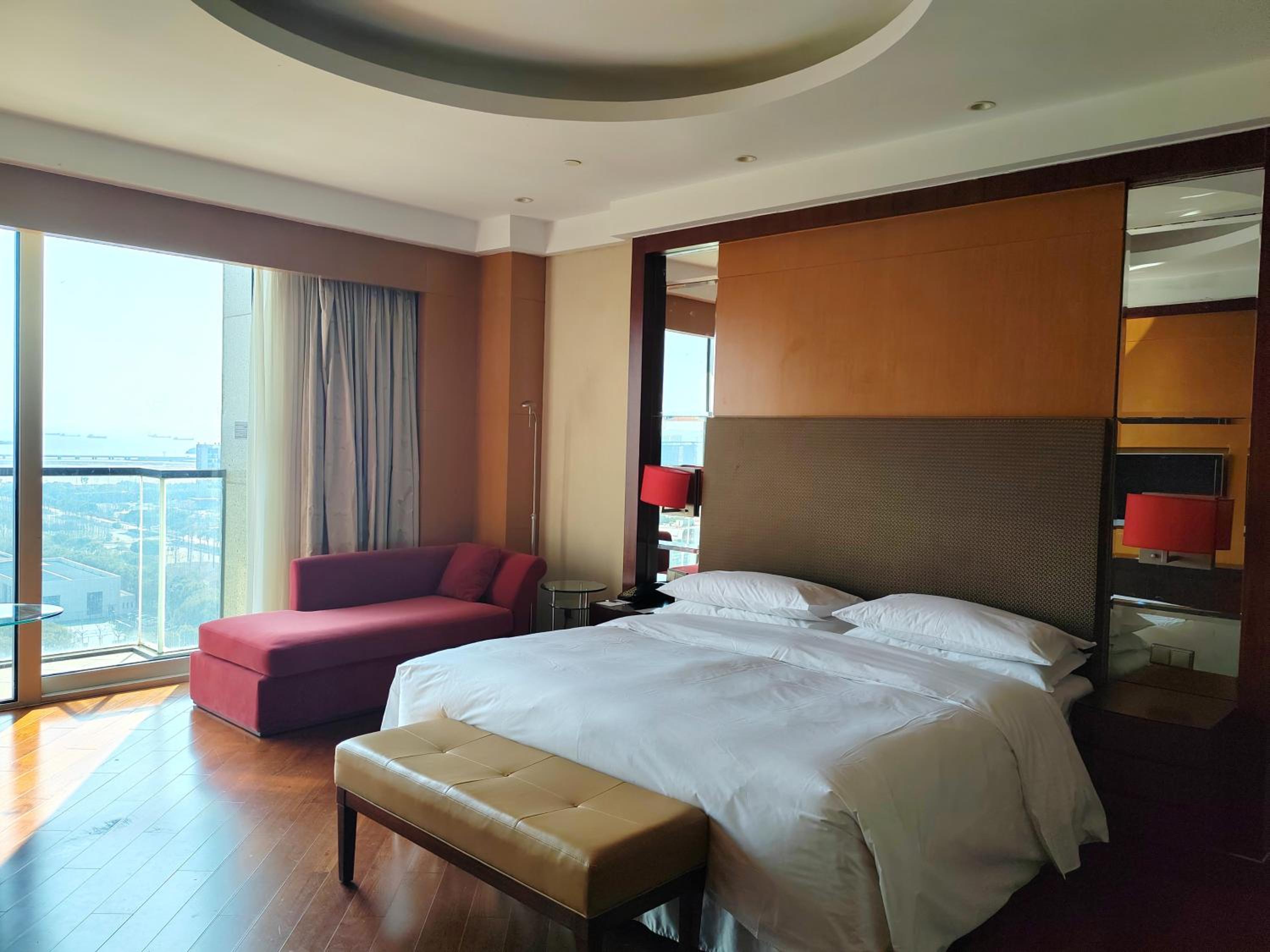 Deluxe Mountain View Suite