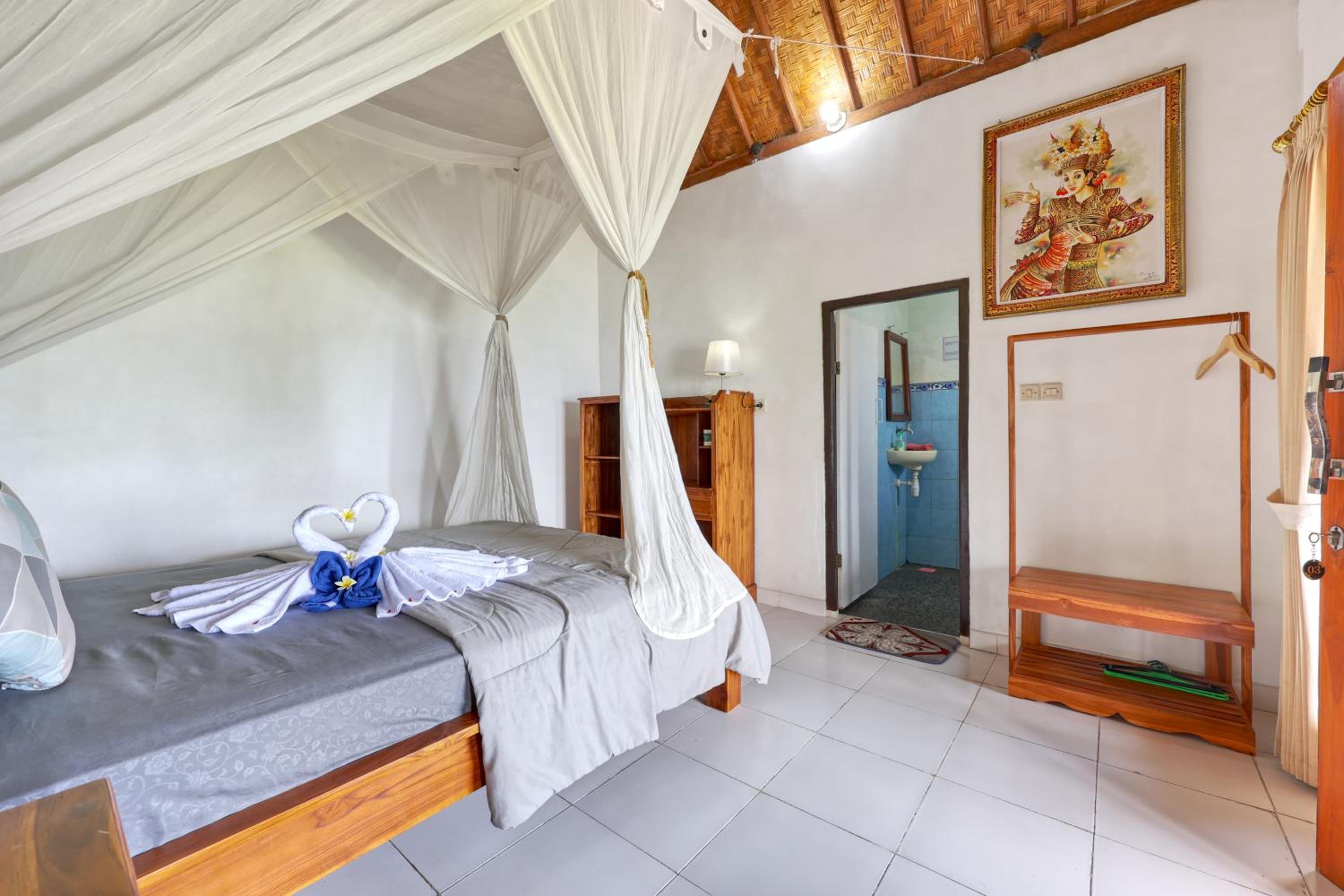 Double Room with Pool View - Photo 8