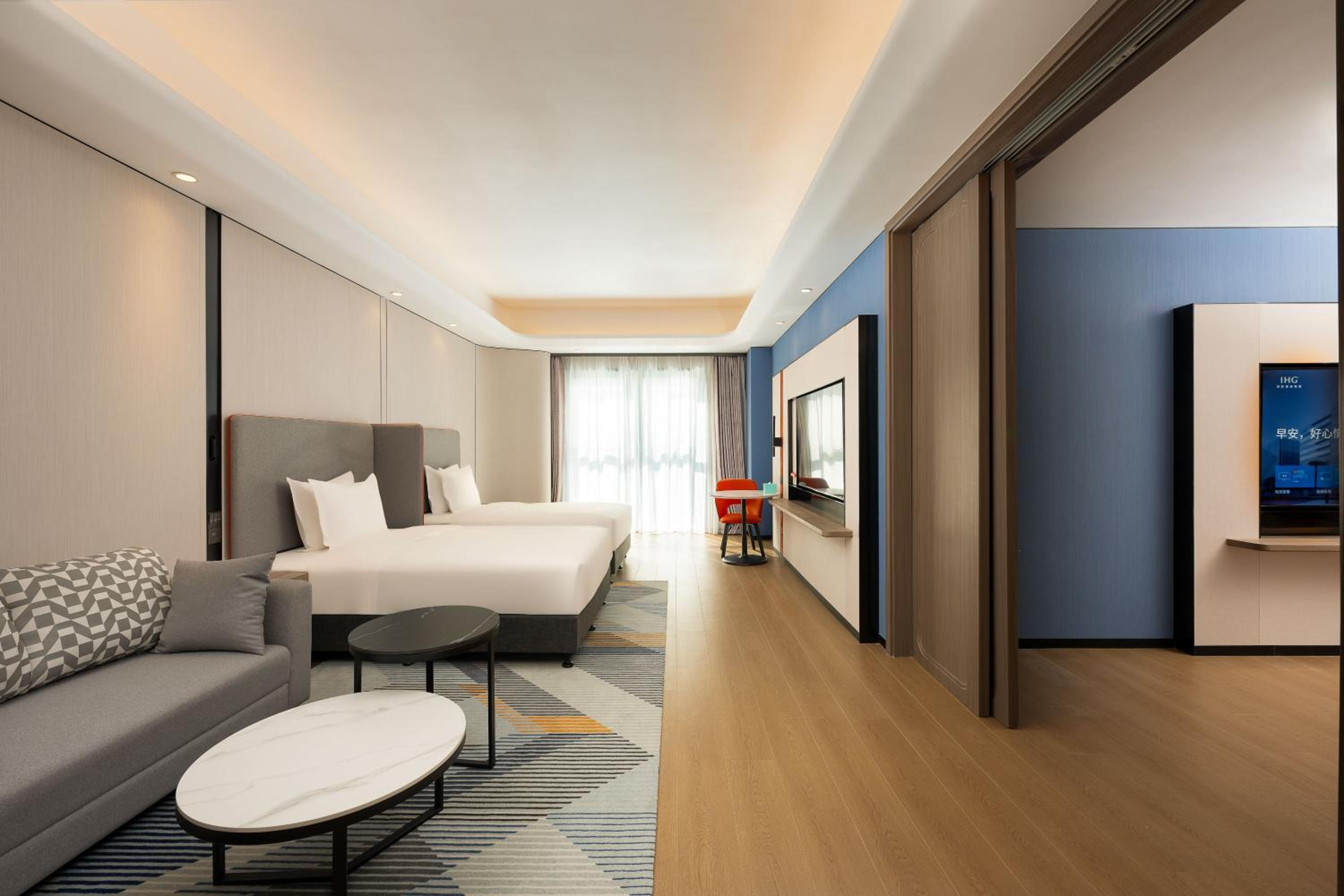 Standard King Room with Two Single Beds