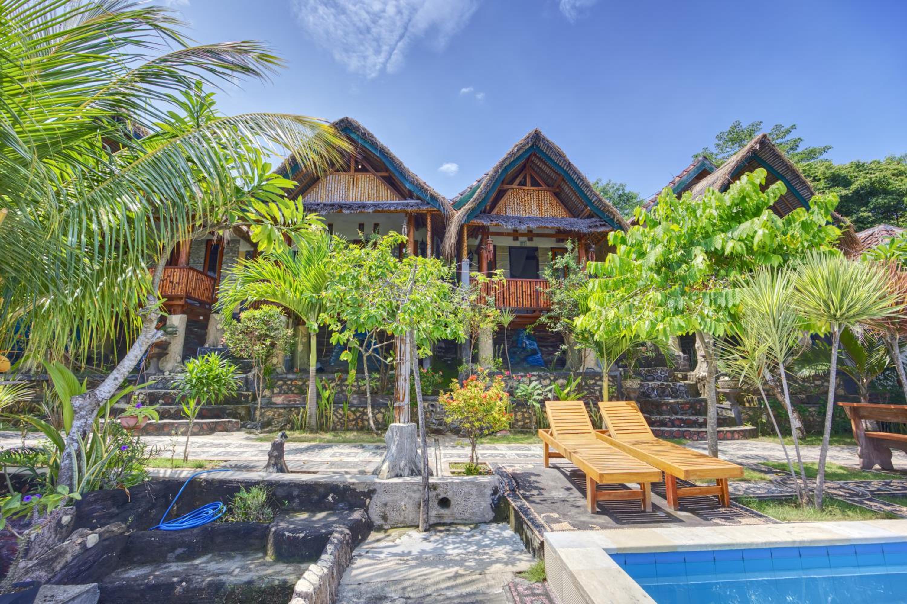 Double Room with Pool View - Photo 5