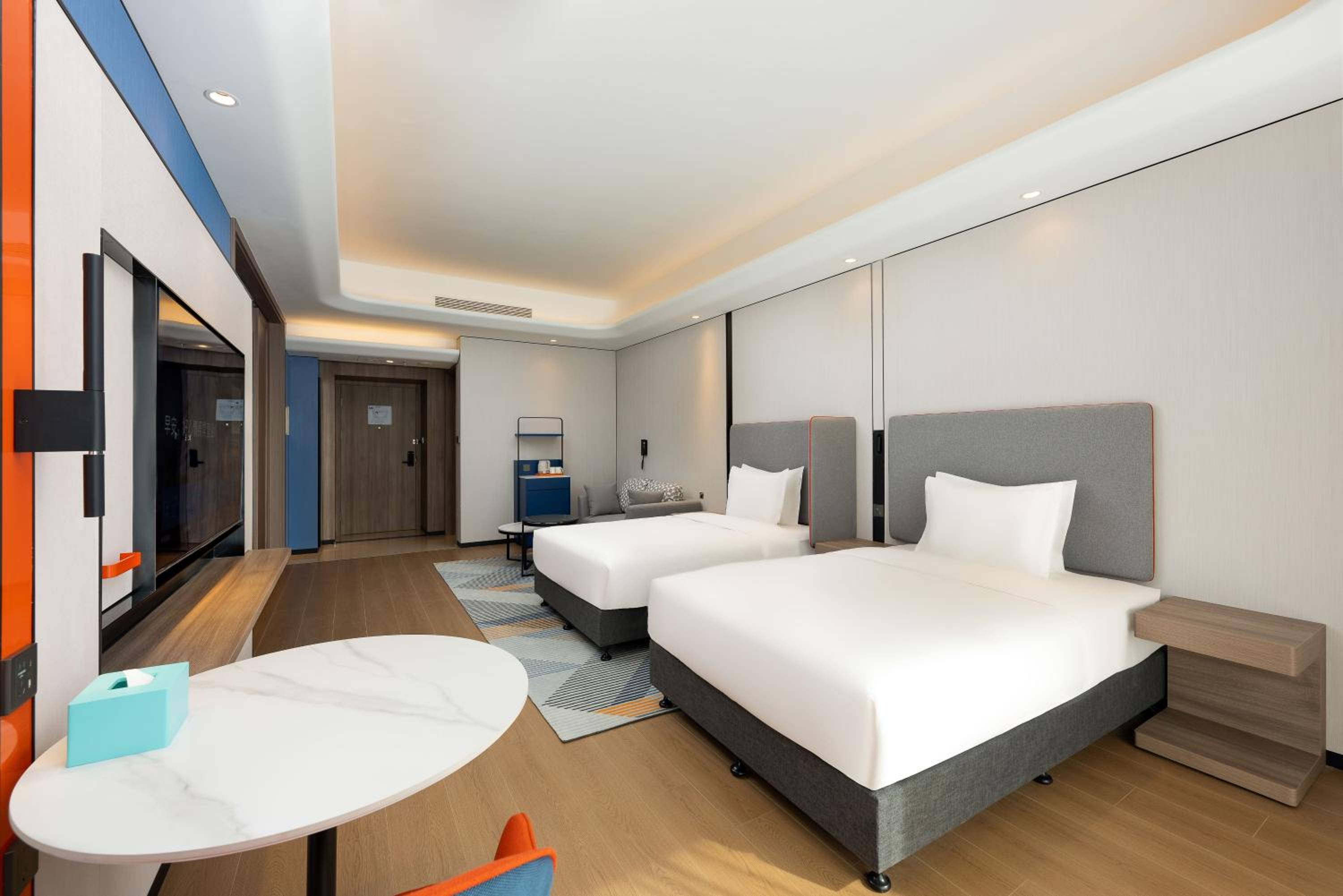 Standard Queen Room with Queen and Single Bed