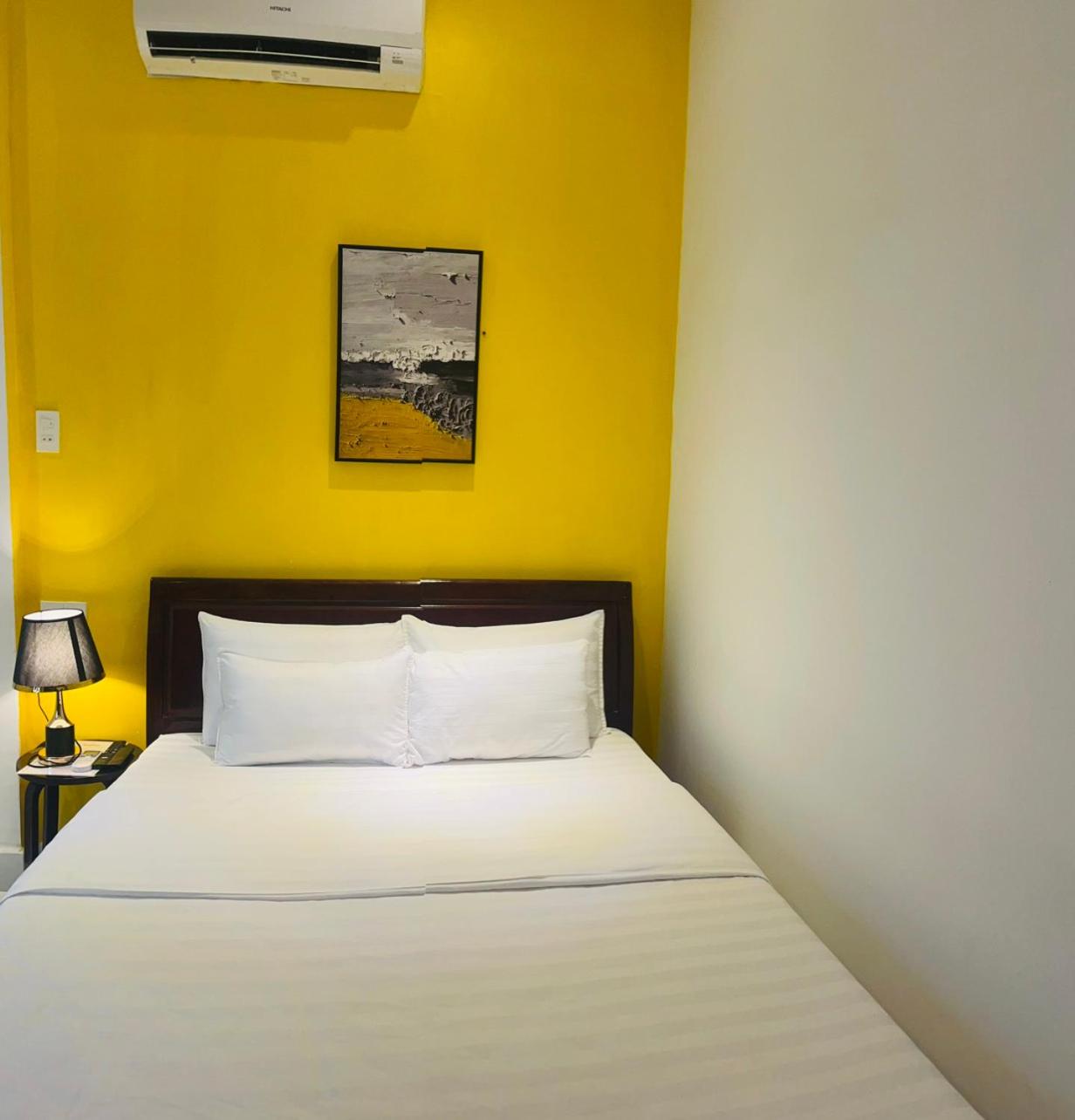 Standard Queen Room