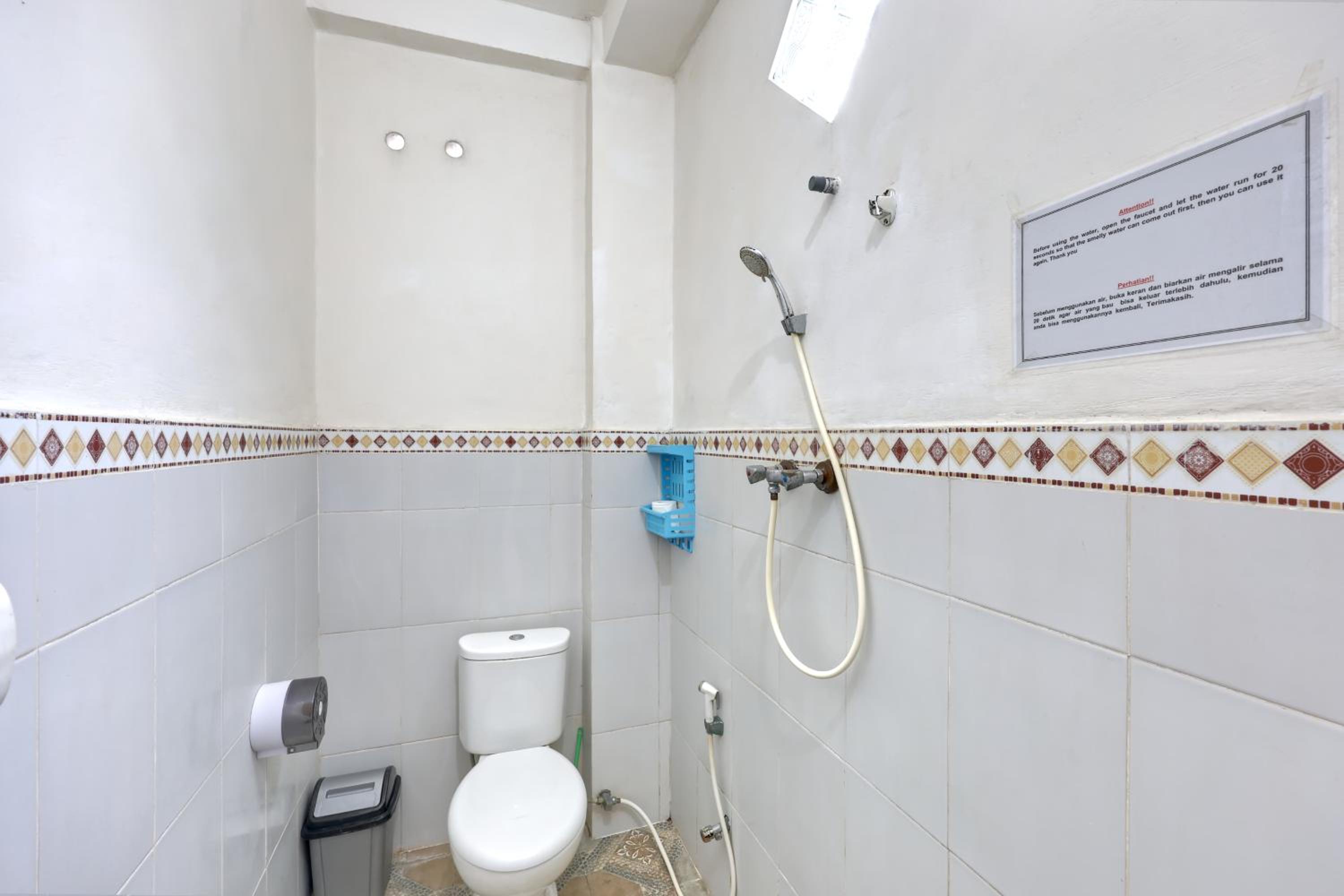 Queen Room with Sea View - Photo 3