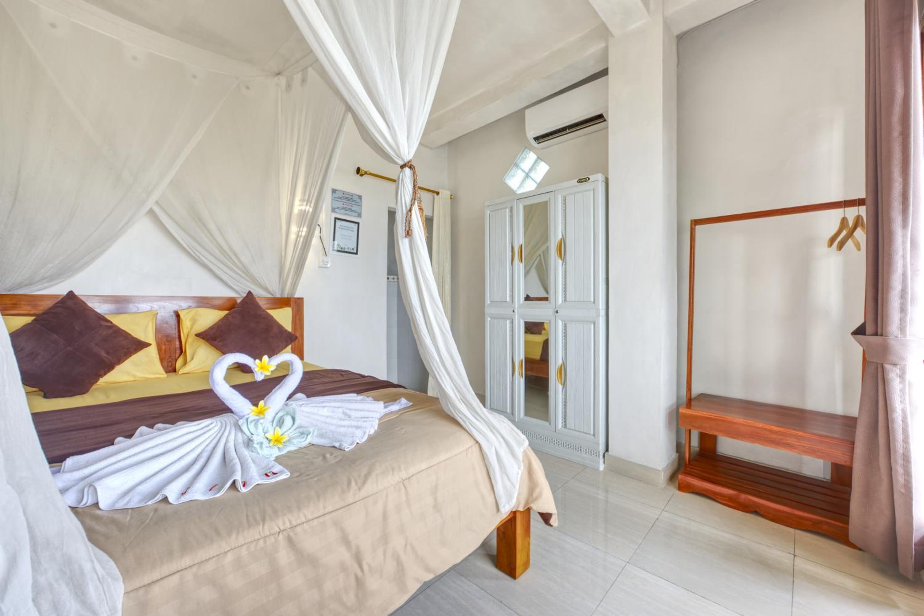 Queen Room with Sea View - Photo 6