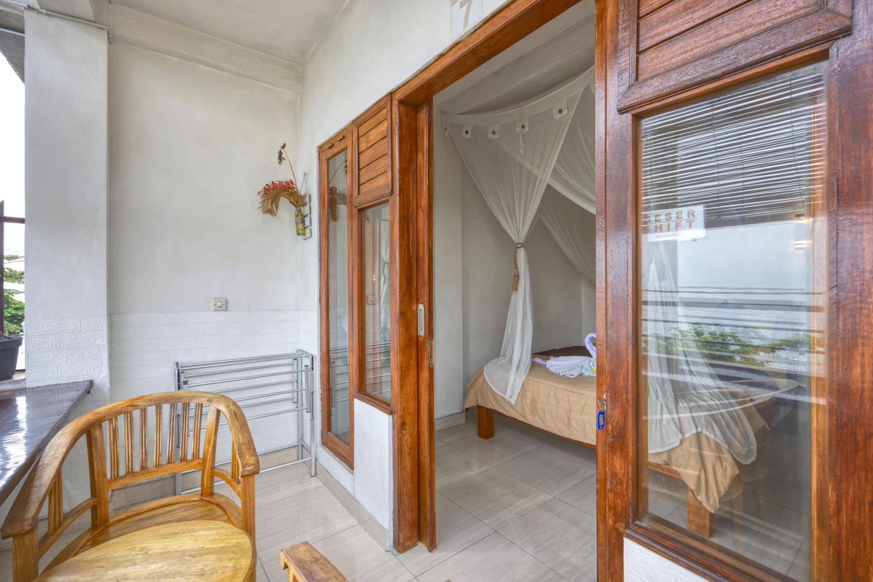 Queen Room with Sea View - Photo 9