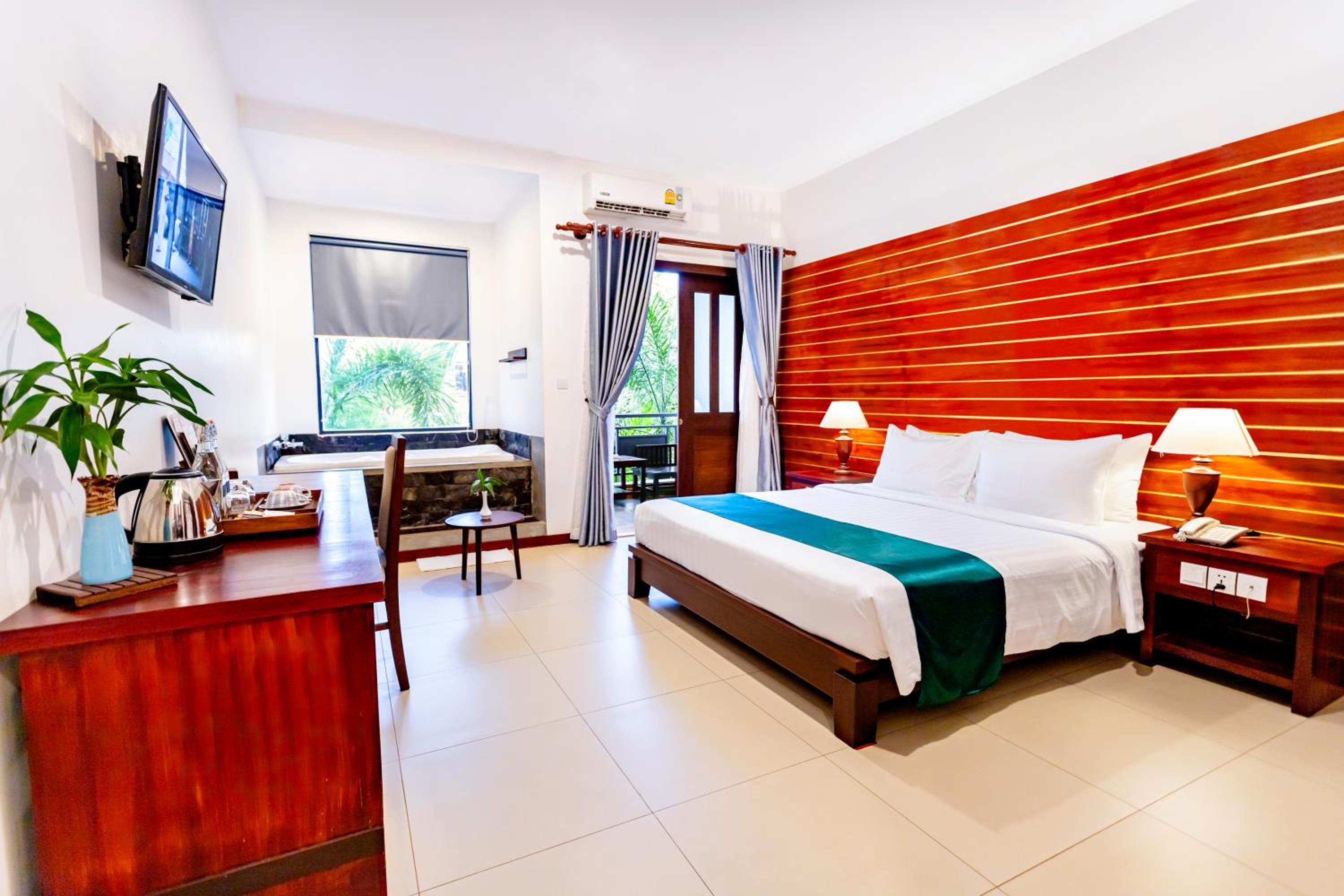 Deluxe King Room
