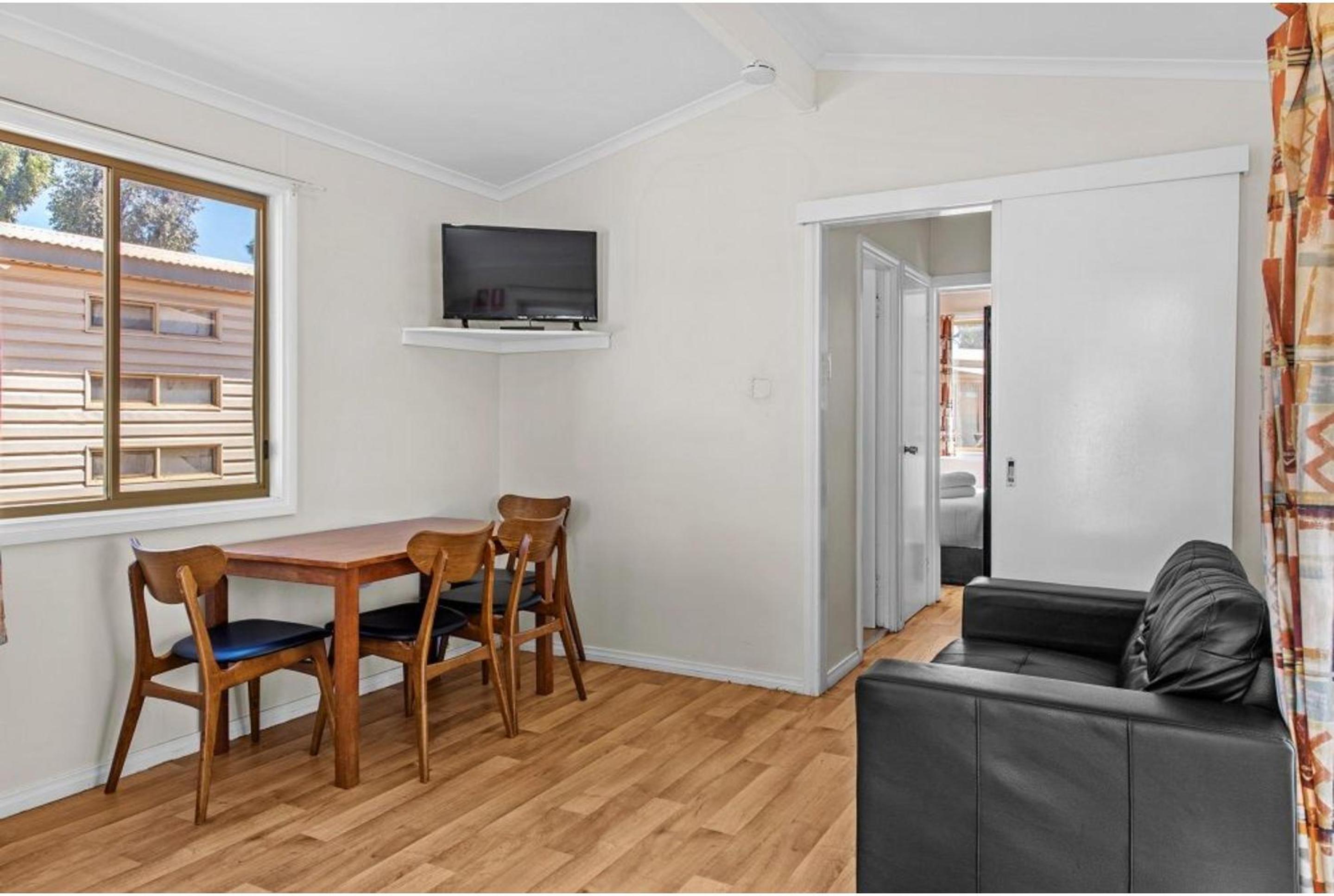 Standard 1 Bedroom Cabin - Sleeps 4