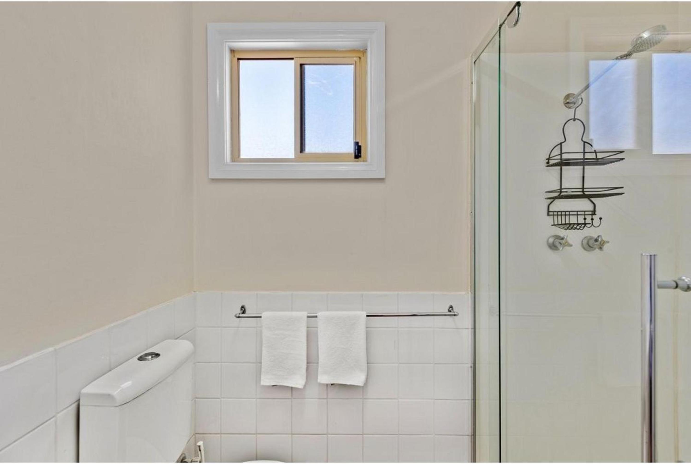 Standard 1 Bedroom Cabin - Sleeps 4 photo 3