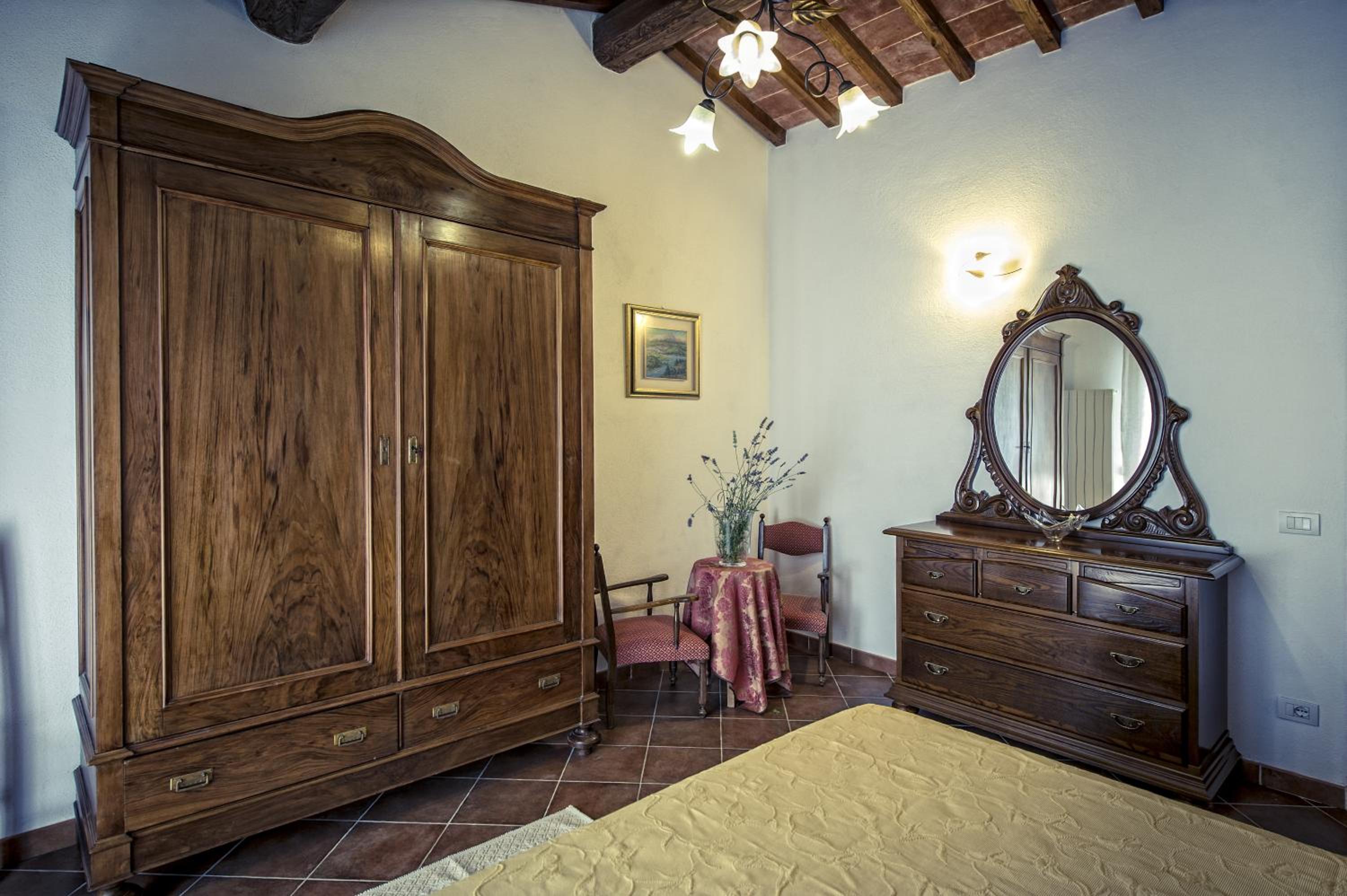 One-Bedroom Apartment - Photo 4