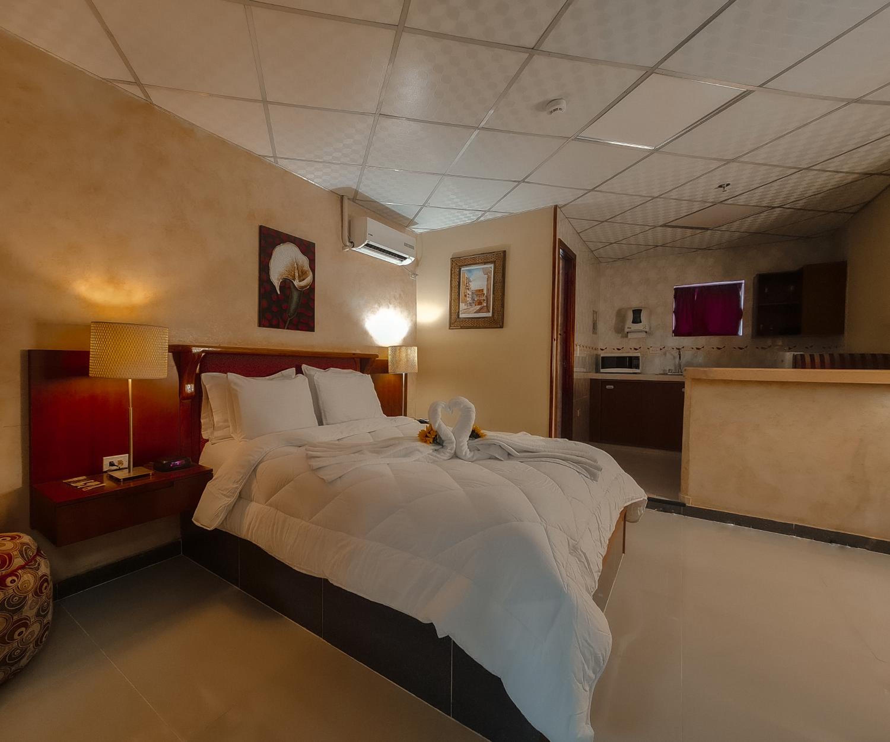 Queen Room with Spa Bath photo 3