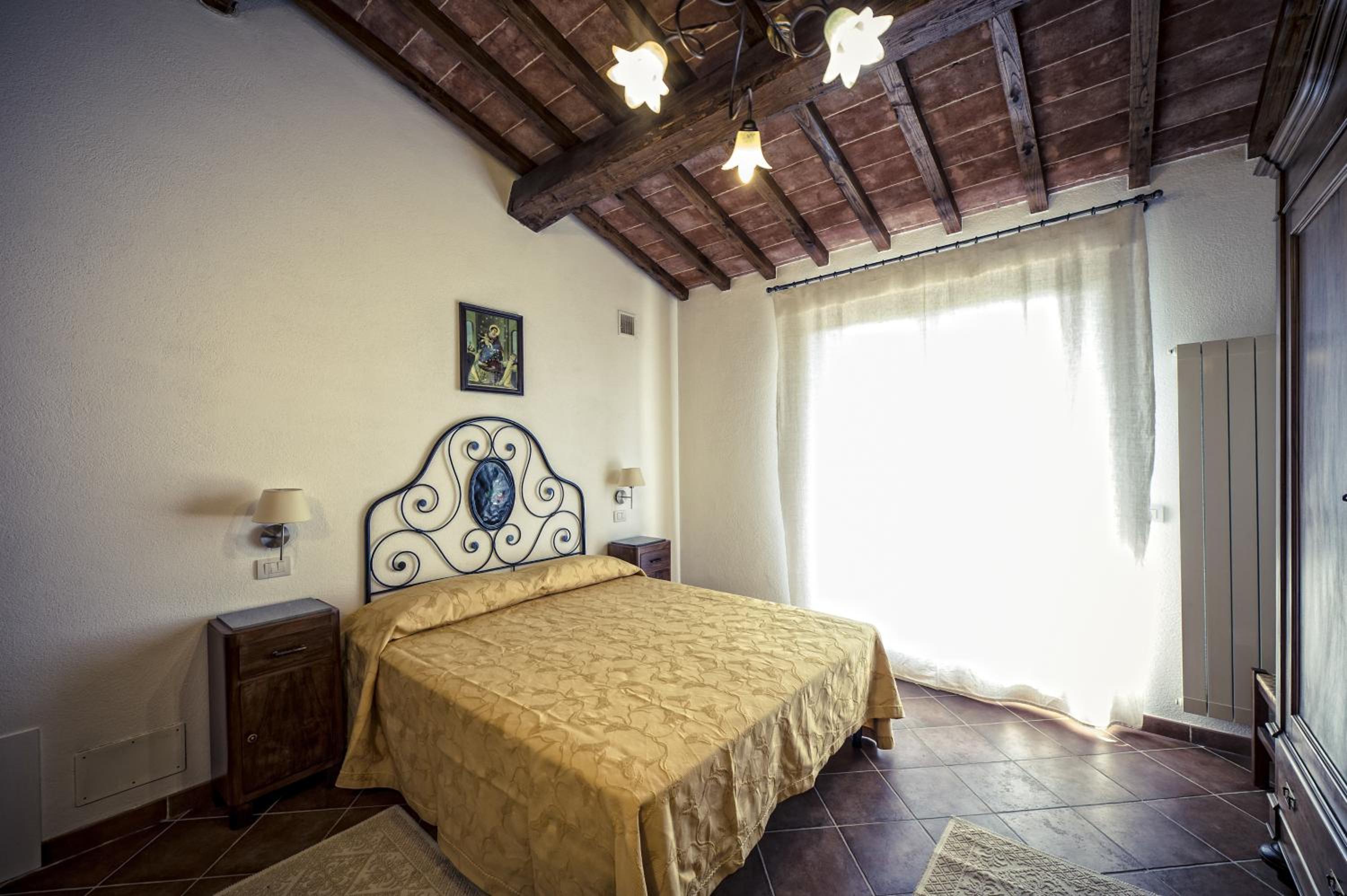 One-Bedroom Apartment - Photo 6