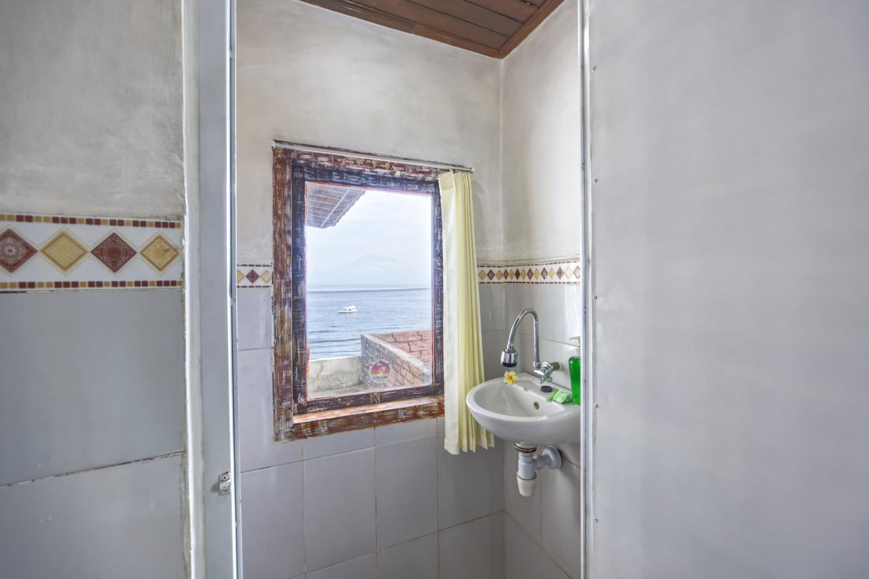 Twin Room with Sea View - Photo 6