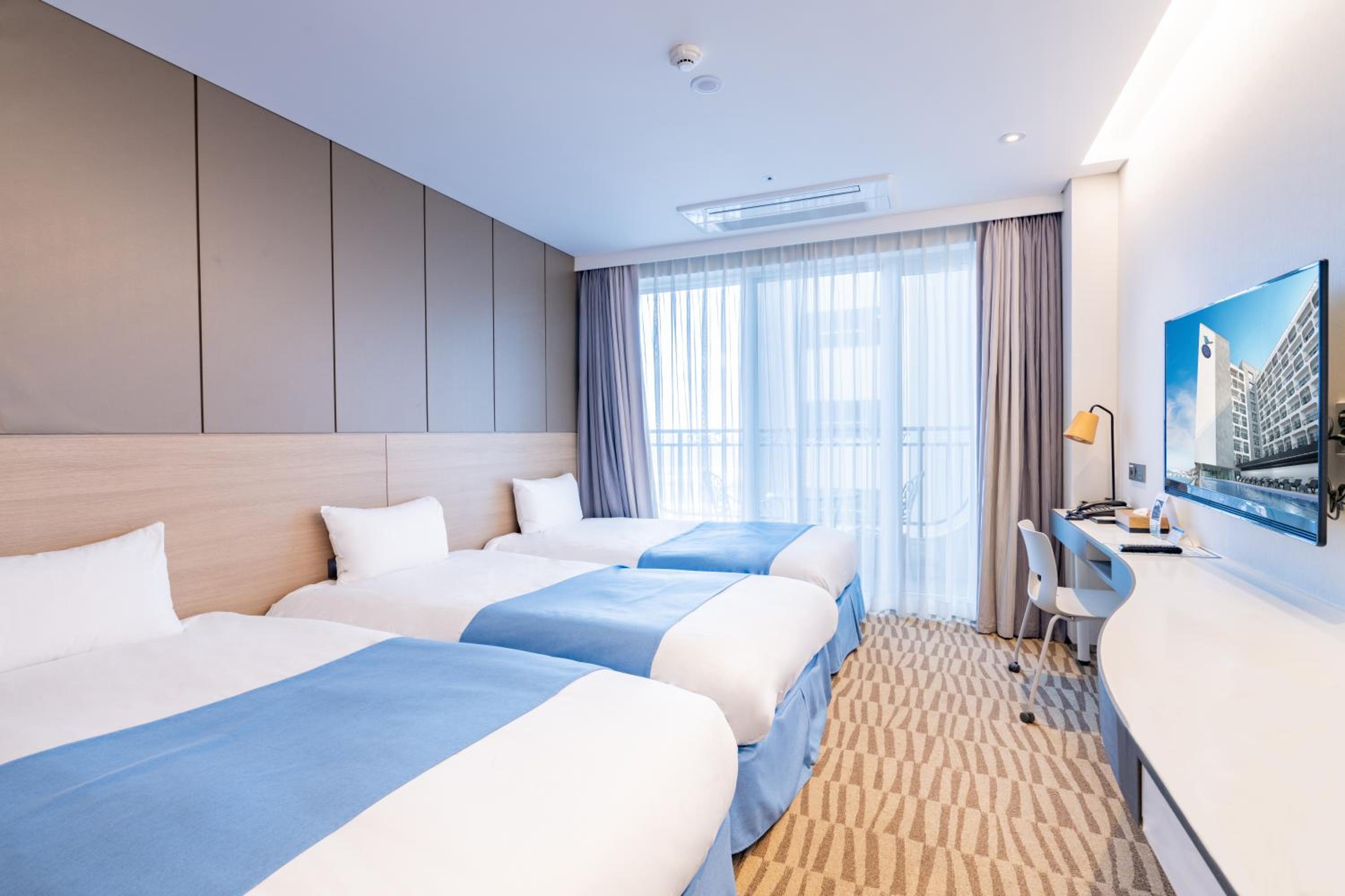 Deluxe Triple Room