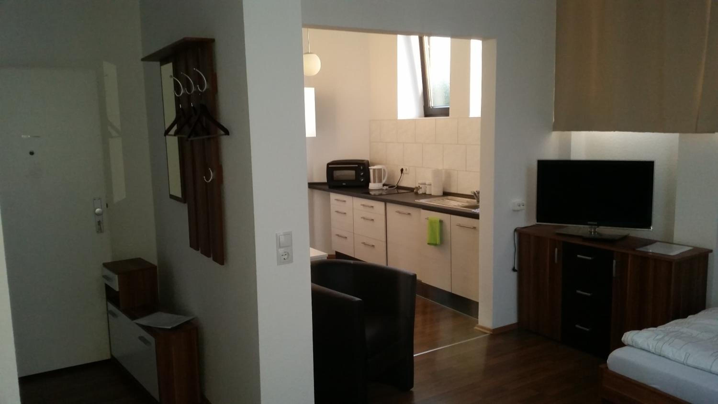 Studio Apartment - Photo 6