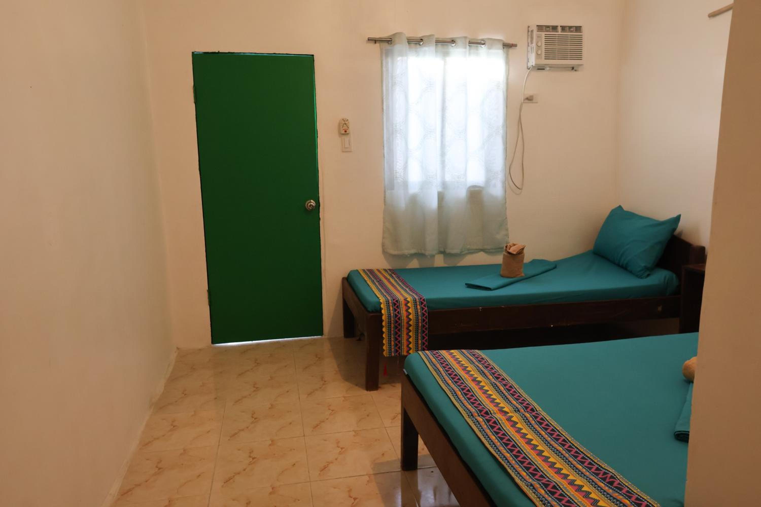 Triple Room with Private Bathroom - Photo 4