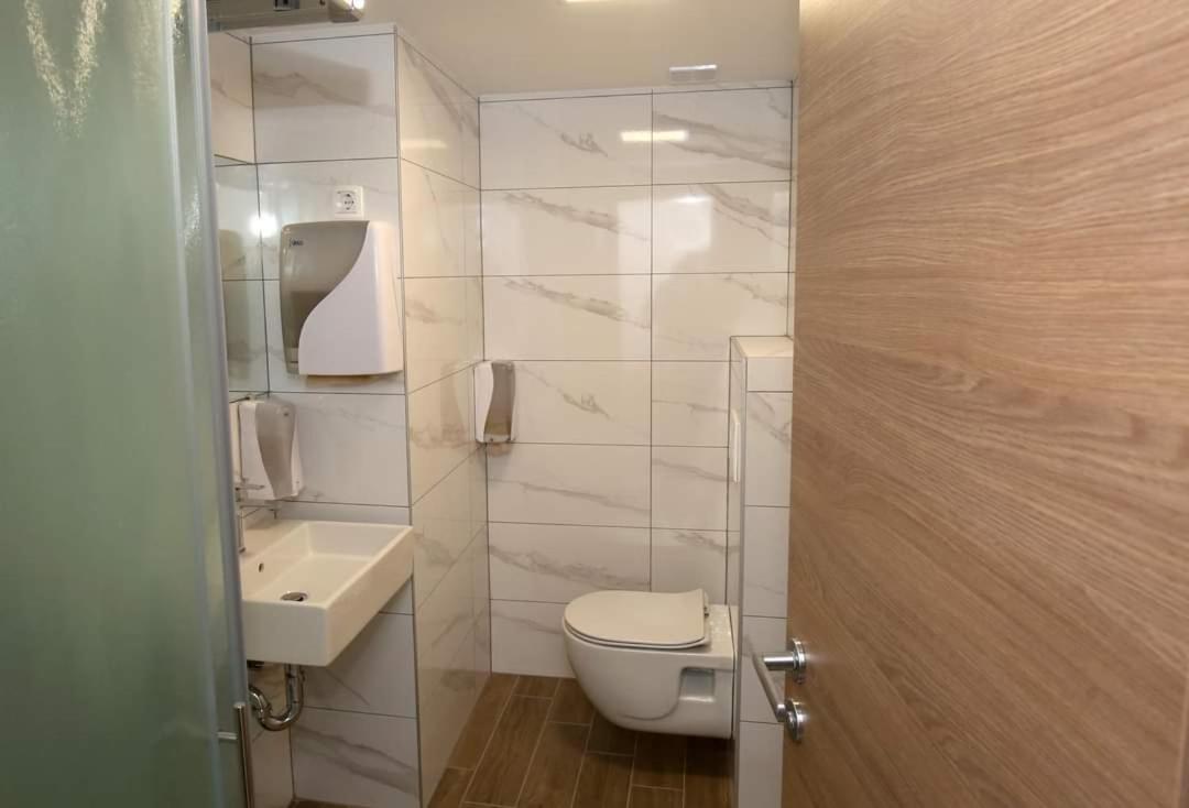 Budget Double or Twin Room photo 2