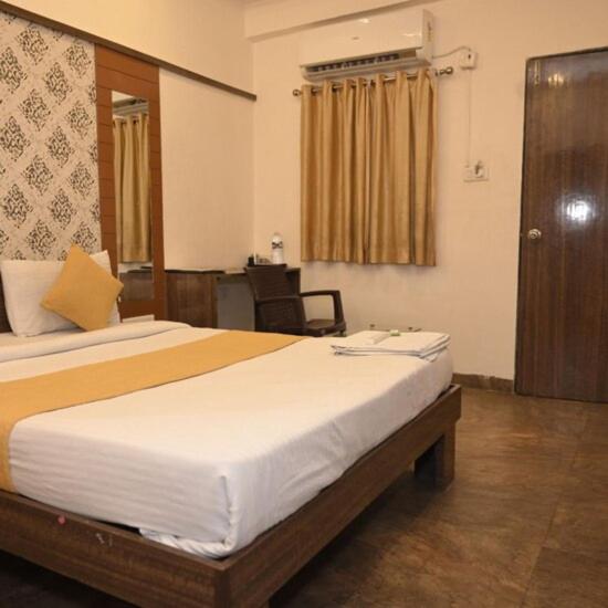 Deluxe Room - Photo 4