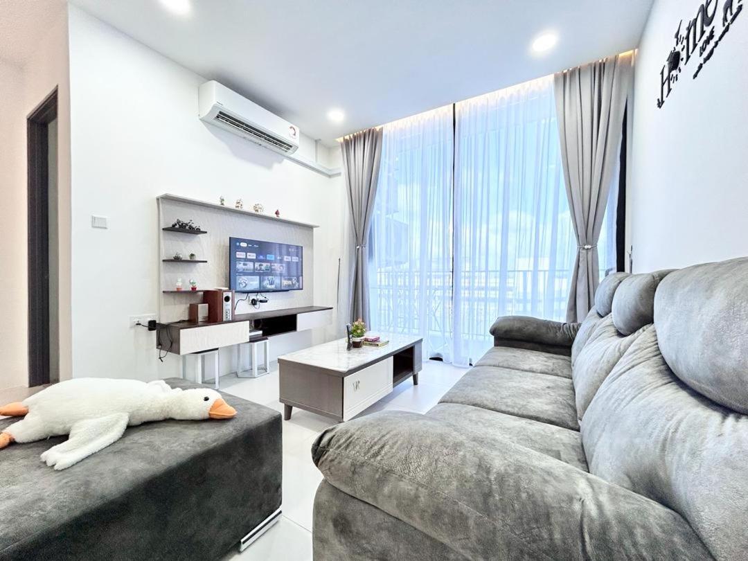Apartment with Balcony photo 1