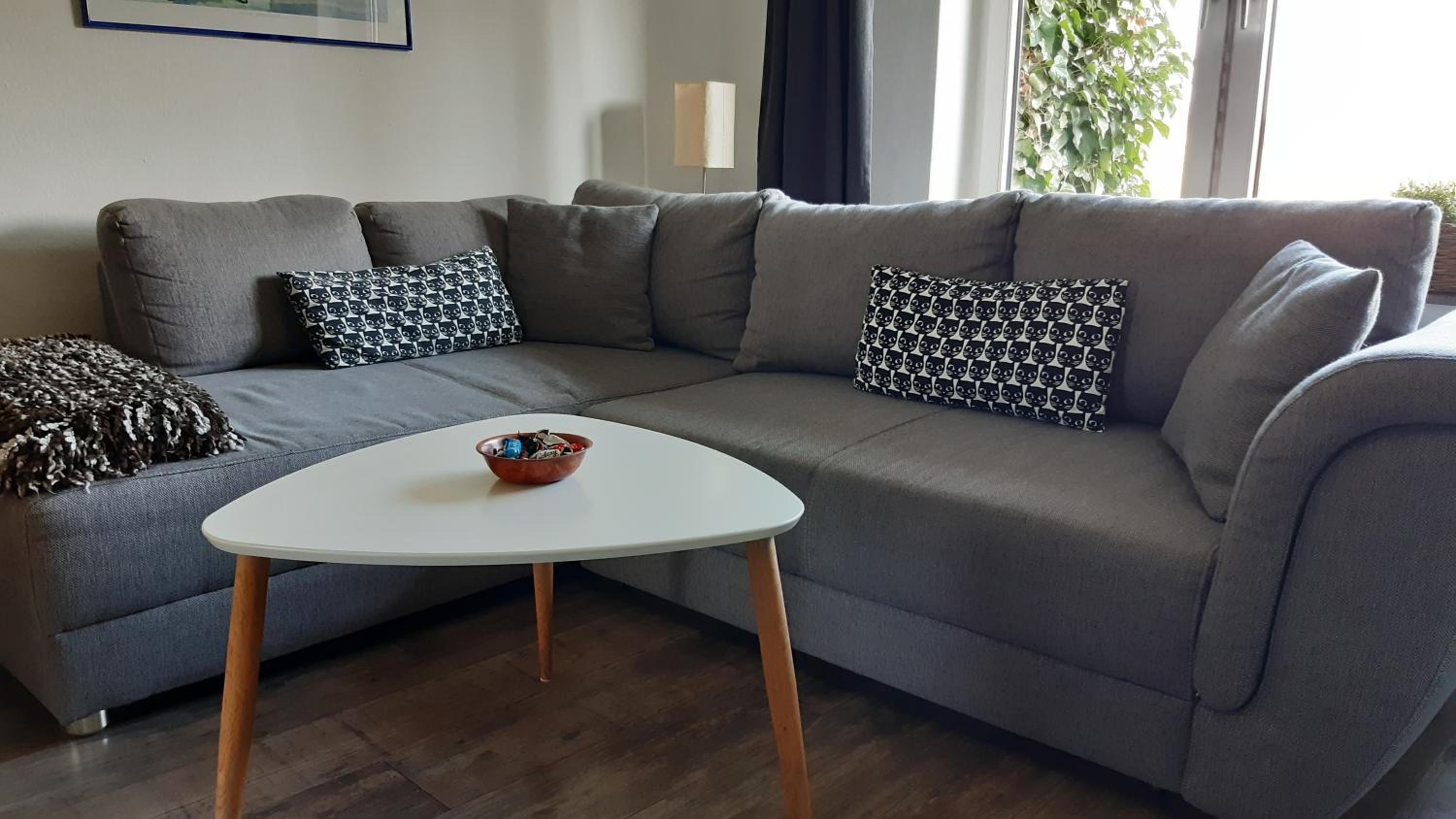 One-Bedroom Apartment - Photo 2
