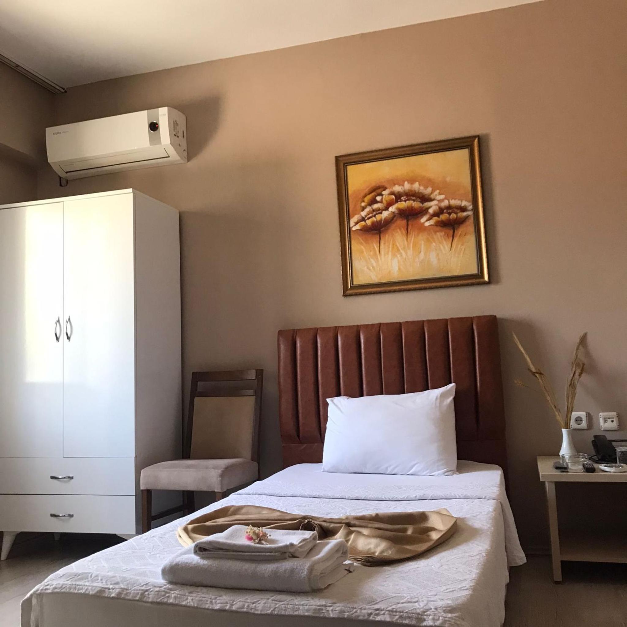 Large Single Room photo 1