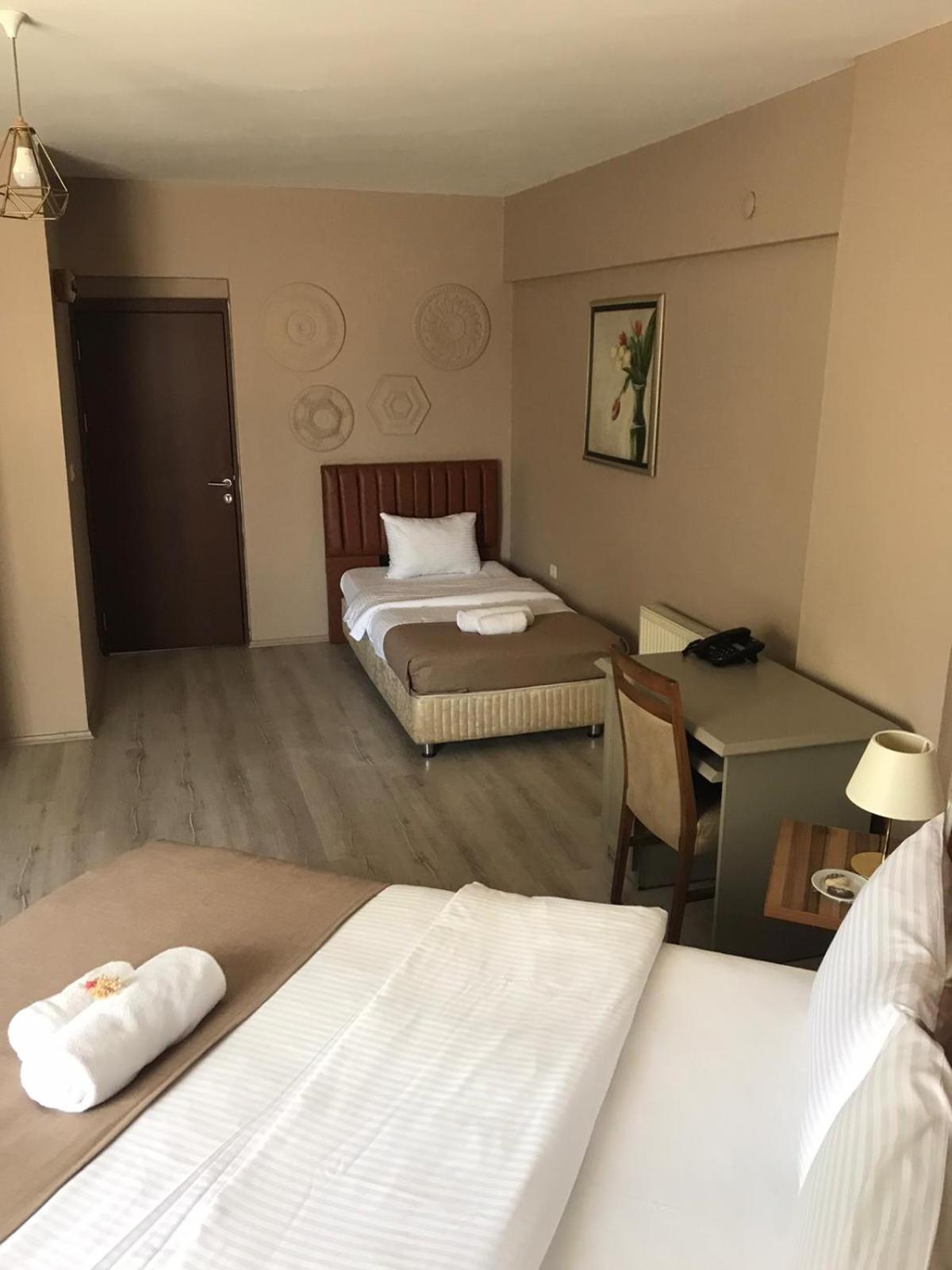 Large Double Room photo 3