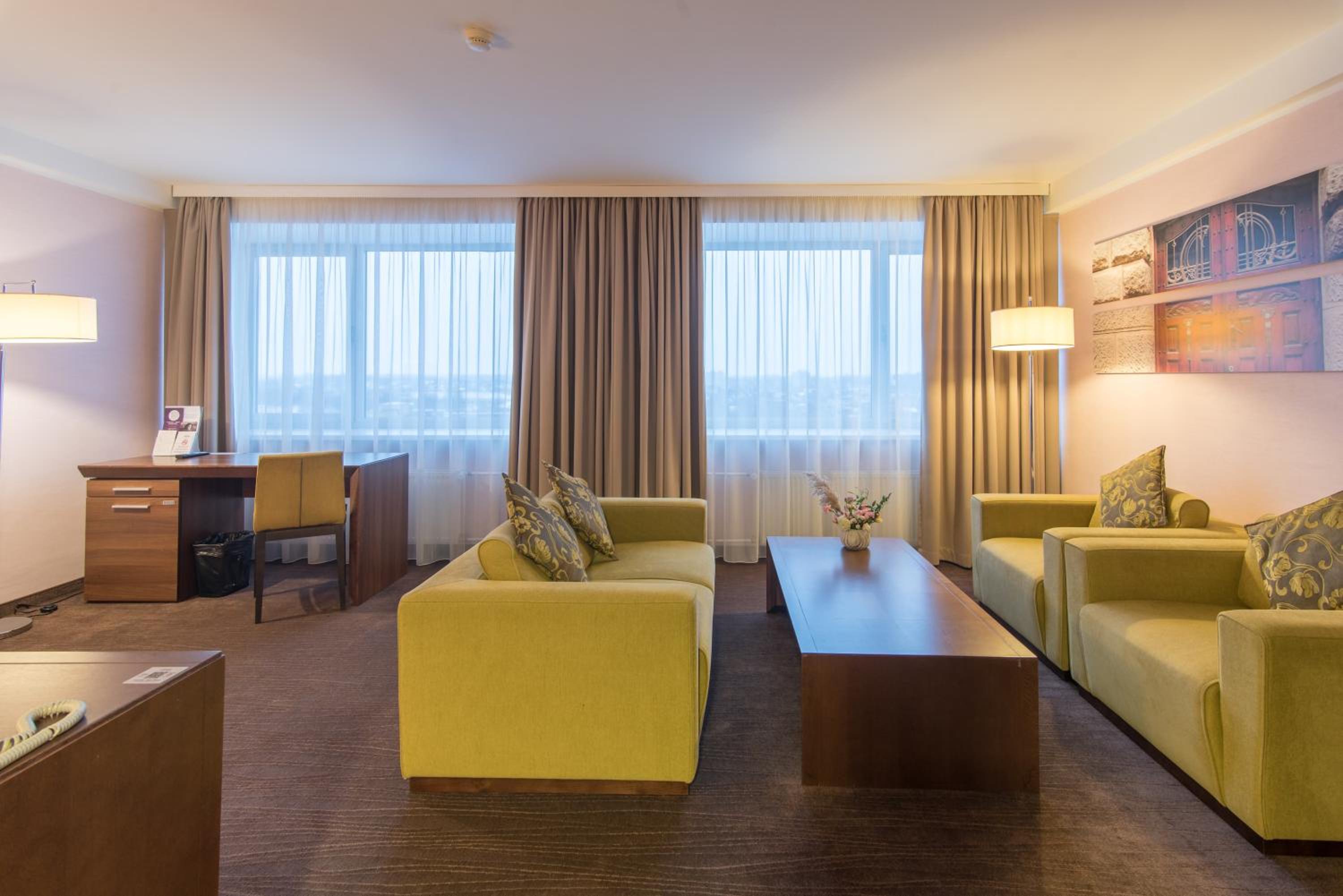 Apartment with Double Bed and Living Room photo 2