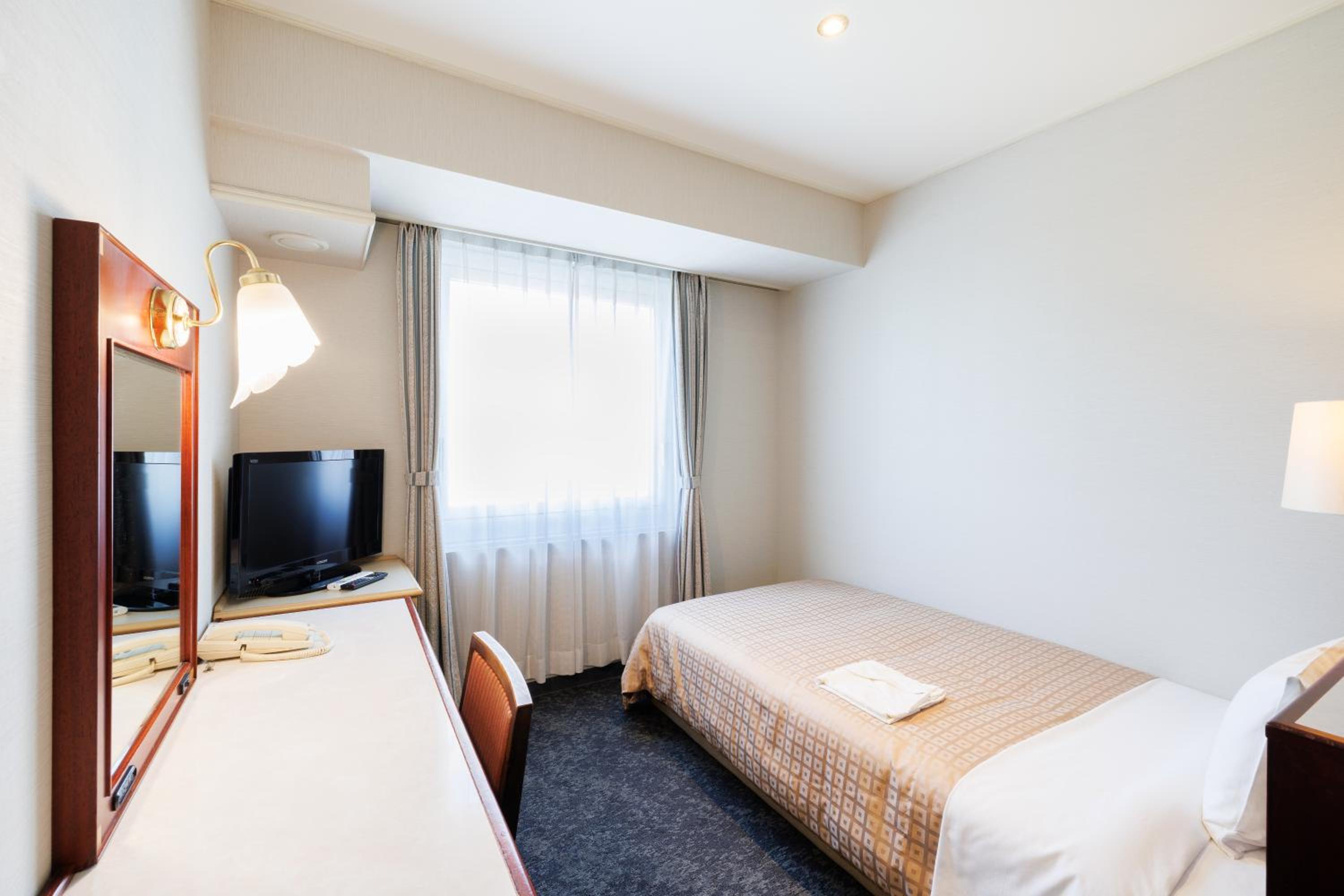 Standard Single Room - Smoking - Photo 3