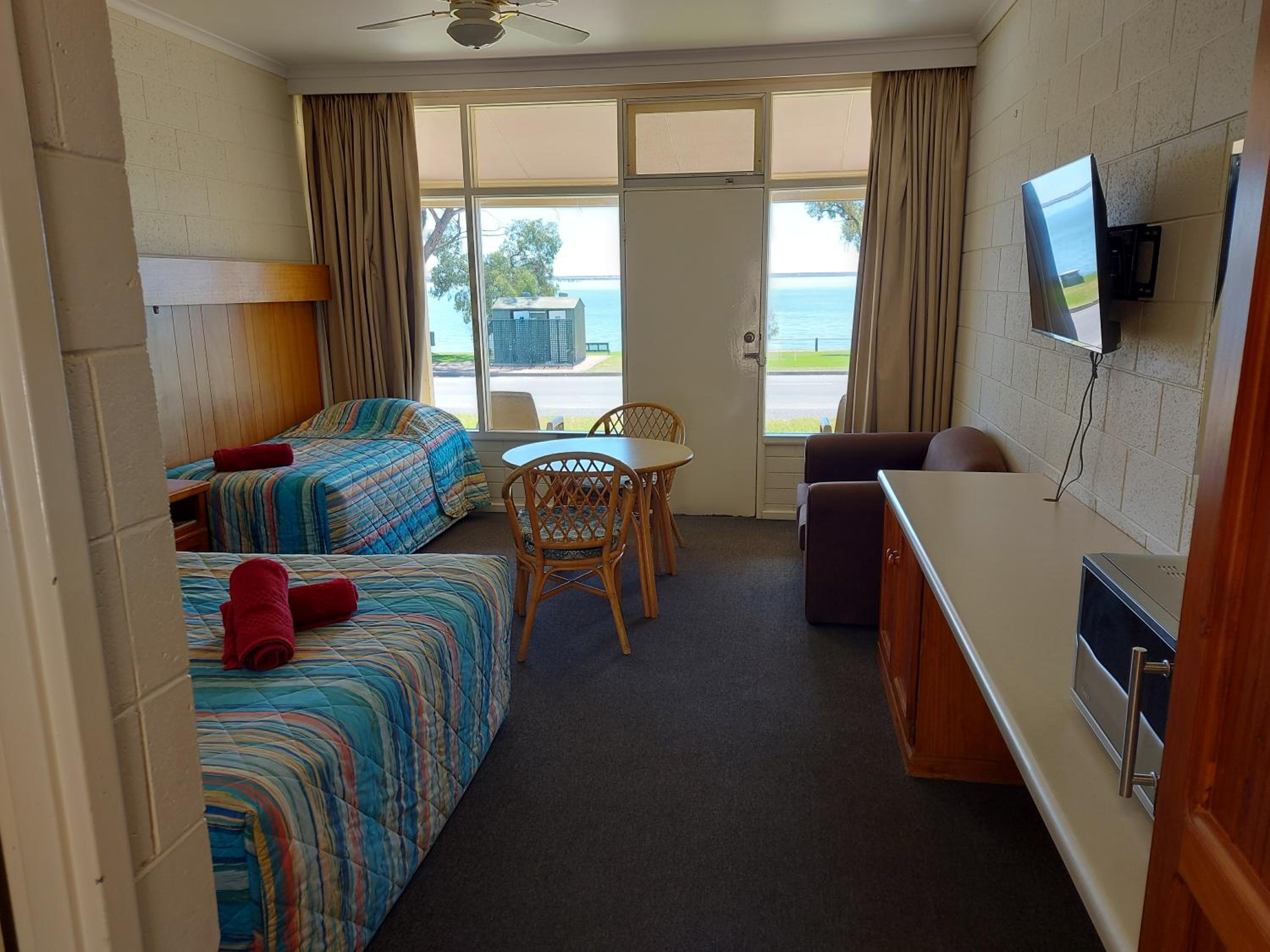 Standard Twin Room photo 3