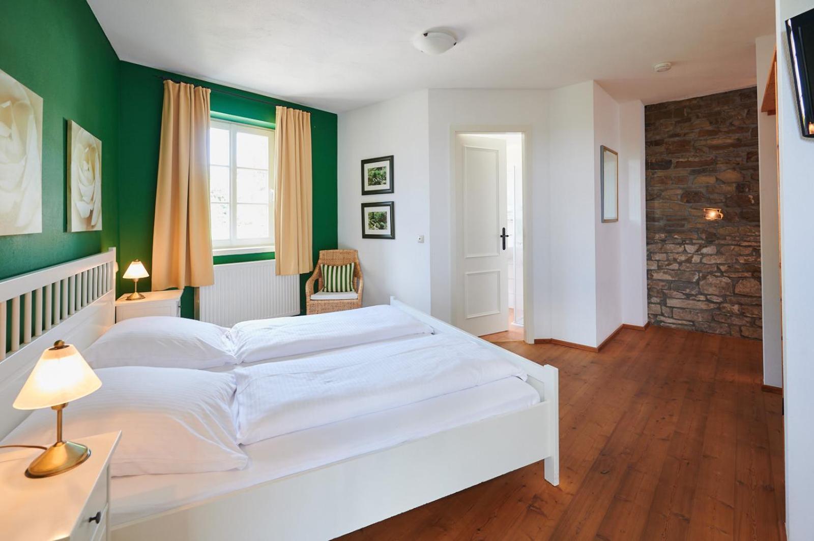 Double Room - Photo 6