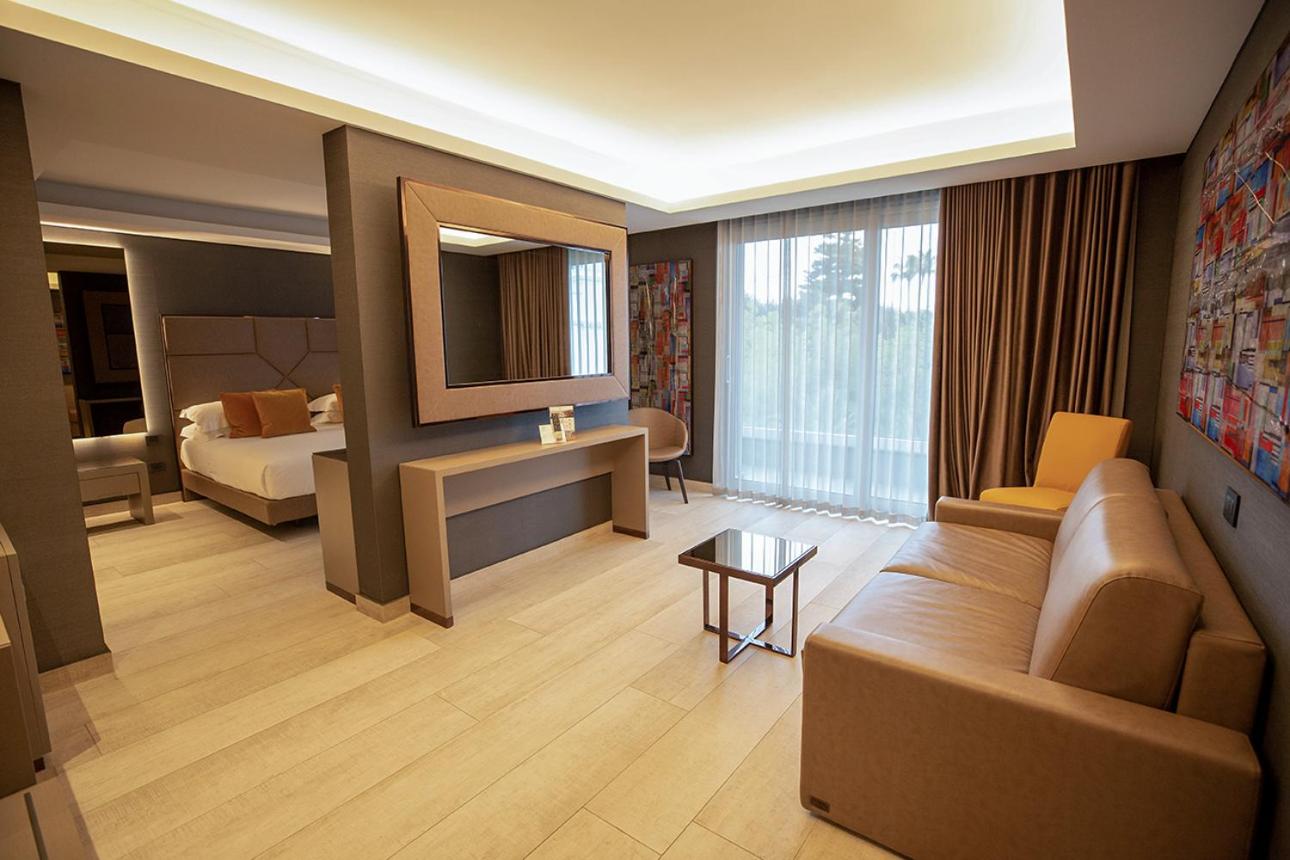 Junior Suite with Lateral Sea View - Photo 8