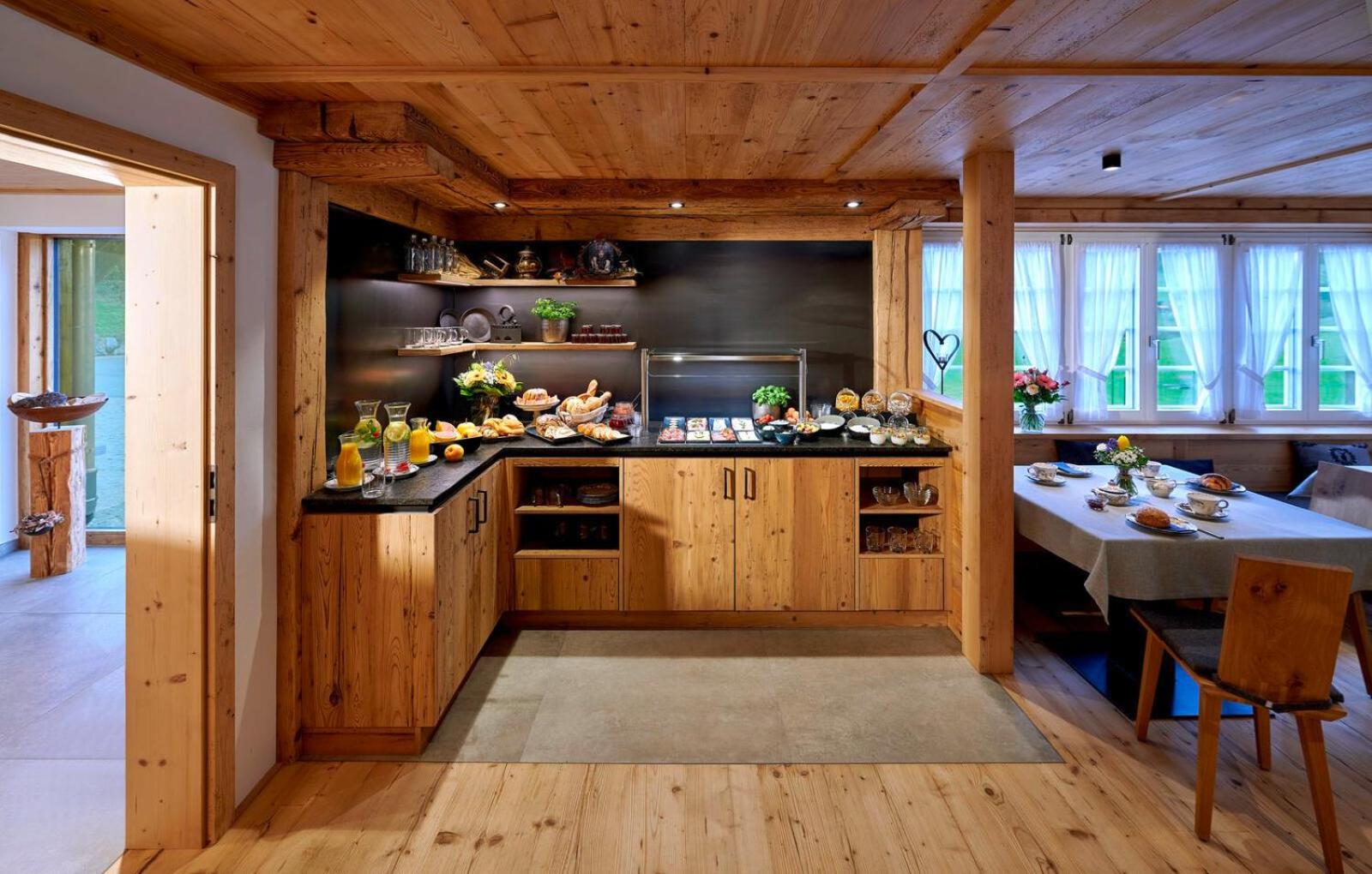 Small Family Room (2-3 people) photo 3