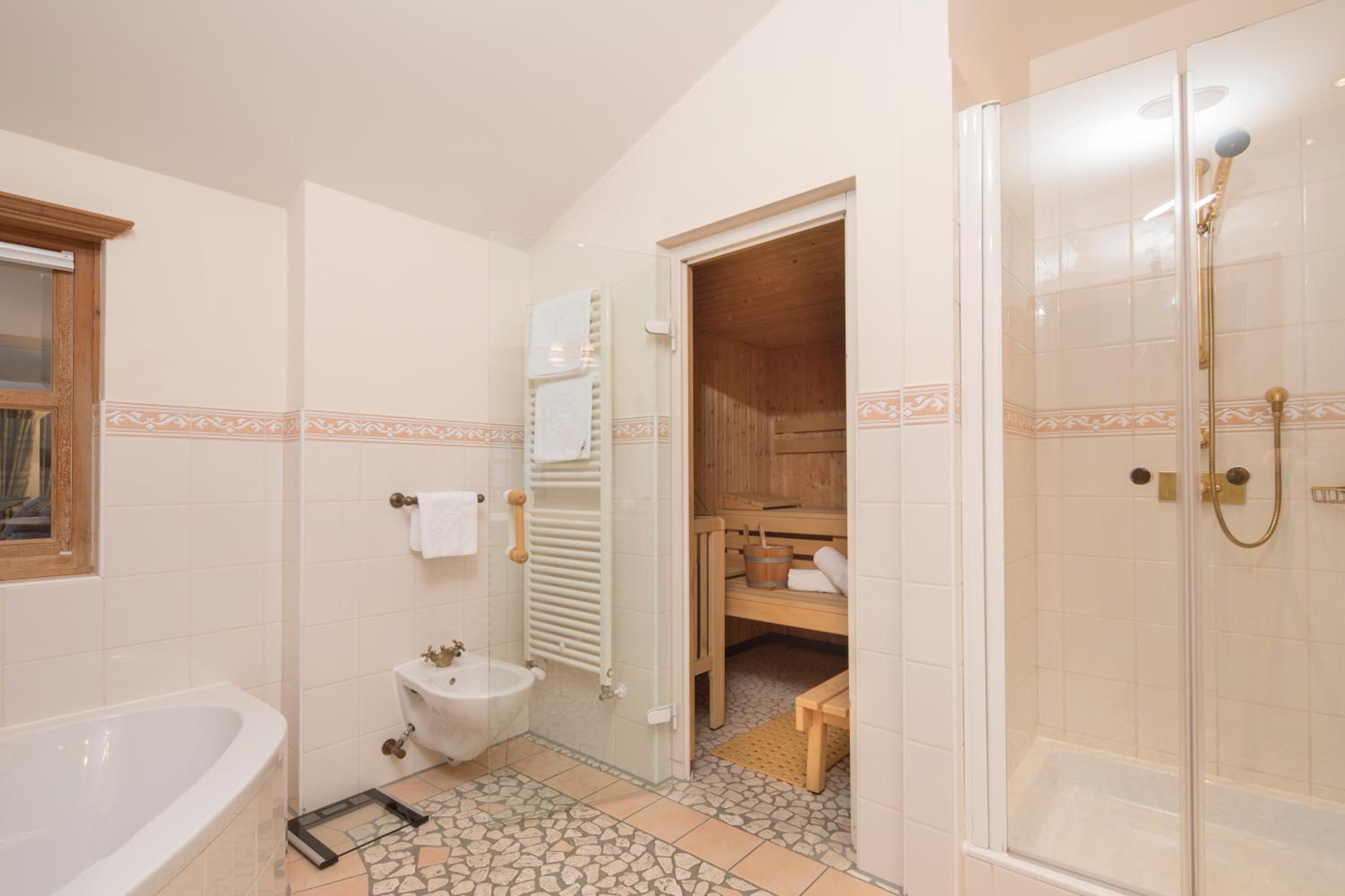 Suite with Balcony photo 2