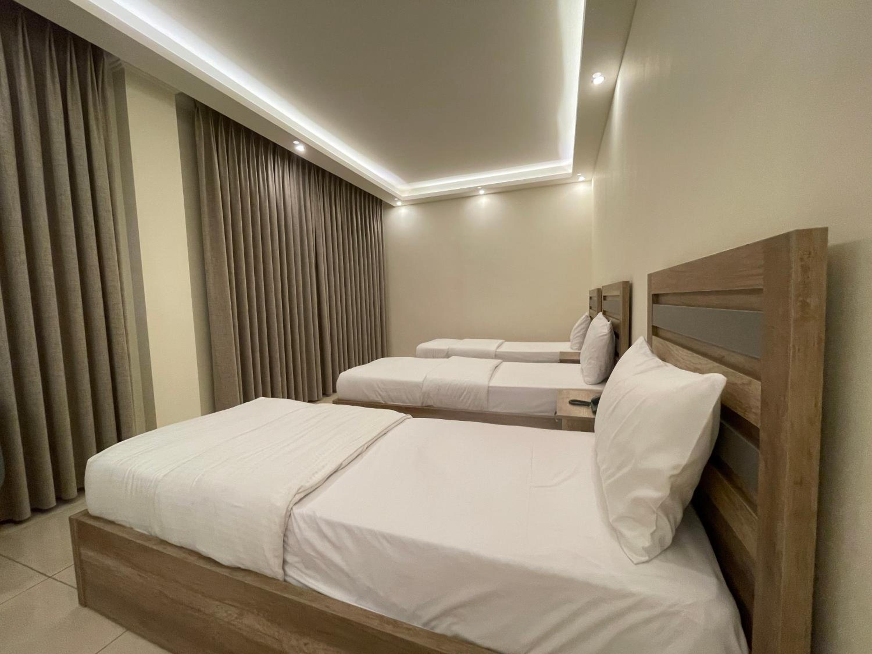 Standard Triple Room - Photo 11