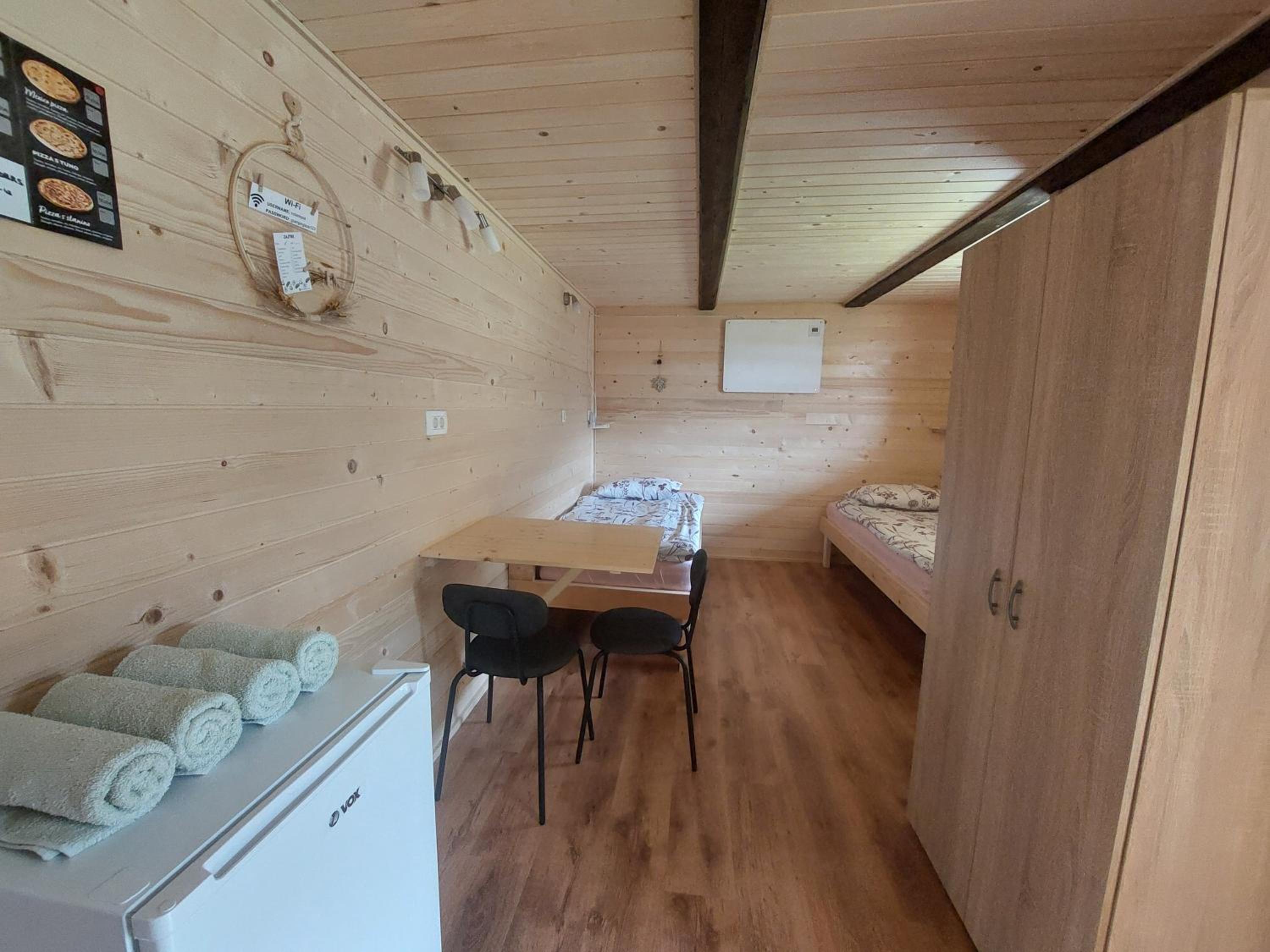 Standard Twin Room with Shared Bathroom photo 1