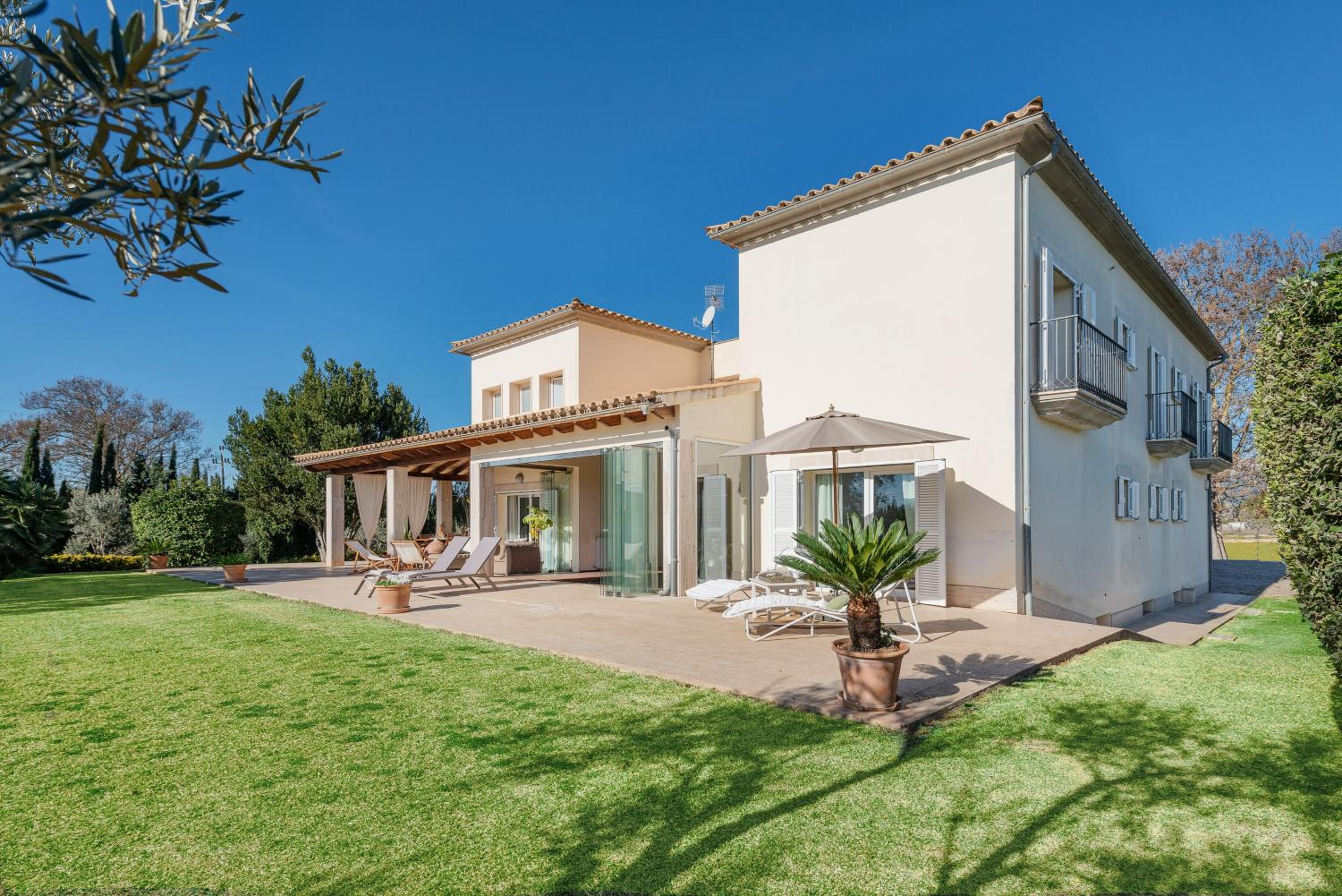 Villa with Private Pool photo 2